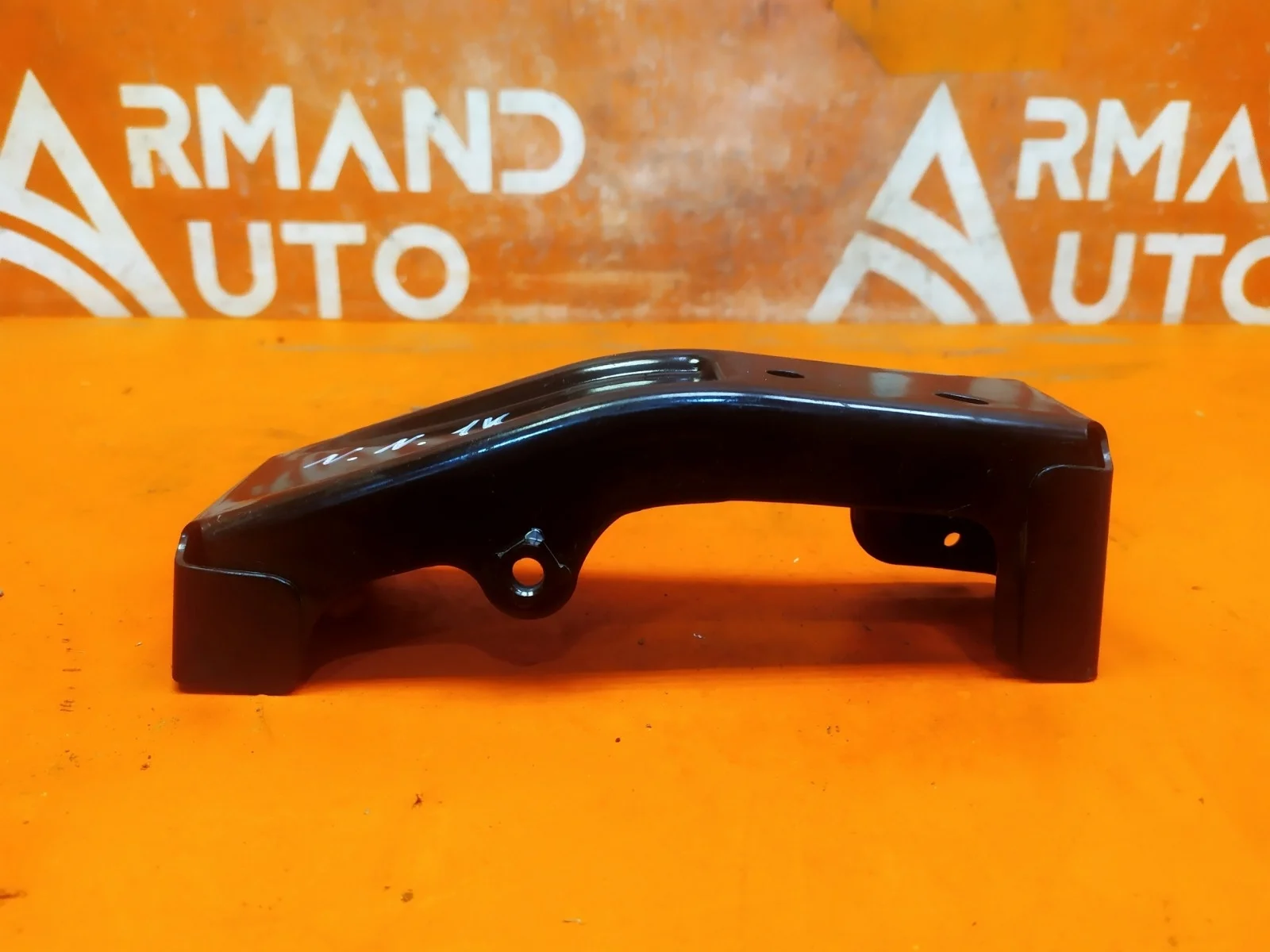 Кронштейн усилителя бампера переднего Mitsubishi Pajero Sport 2015-2021 3