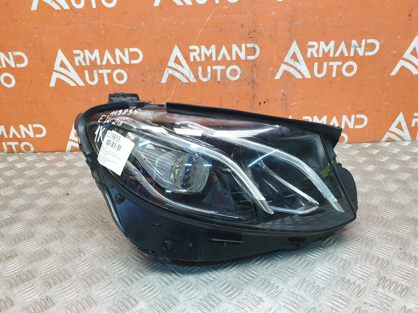 Фара Mercedes -Class 2016-2020 W213