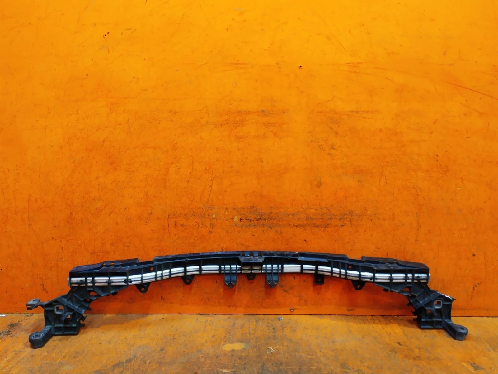 Кронштейн радиатора Mercedes -Class 2014-2021 W205