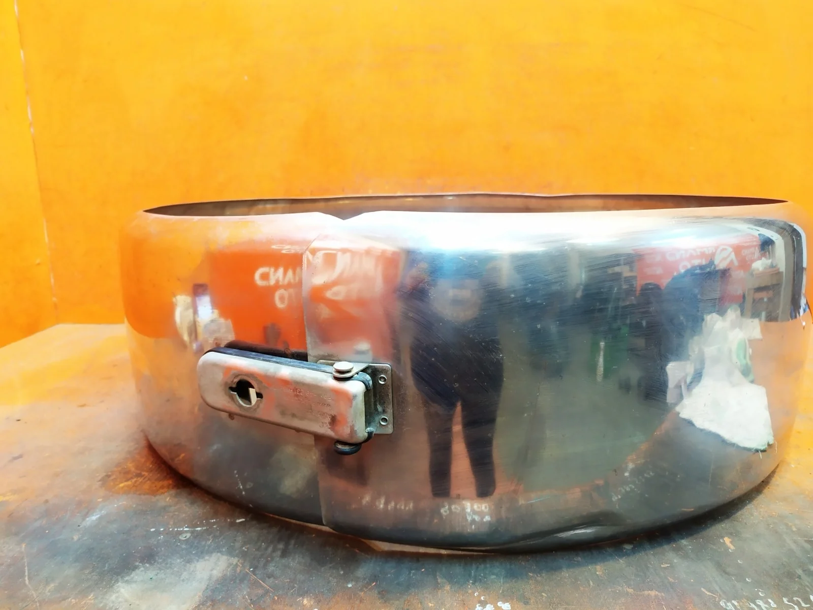 Кожух запасного колеса Mercedes G-Class 1990-нв W463