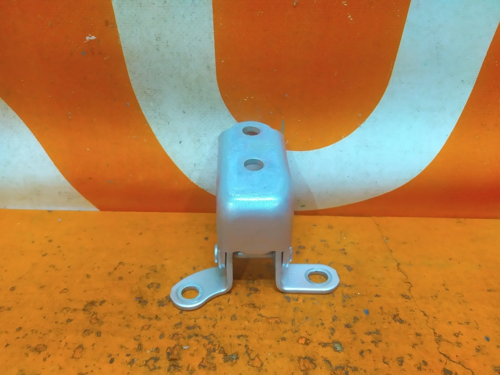 Петля двери нижняя Toyota Camry 2011-2018 7 XV50