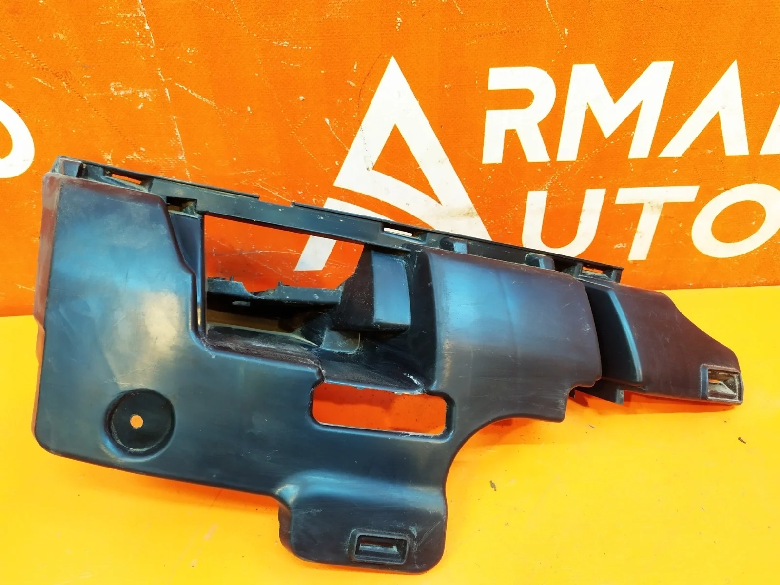 Кронштейн форсунки фароомывателя Land Rover Range Sport 2017-нв L494