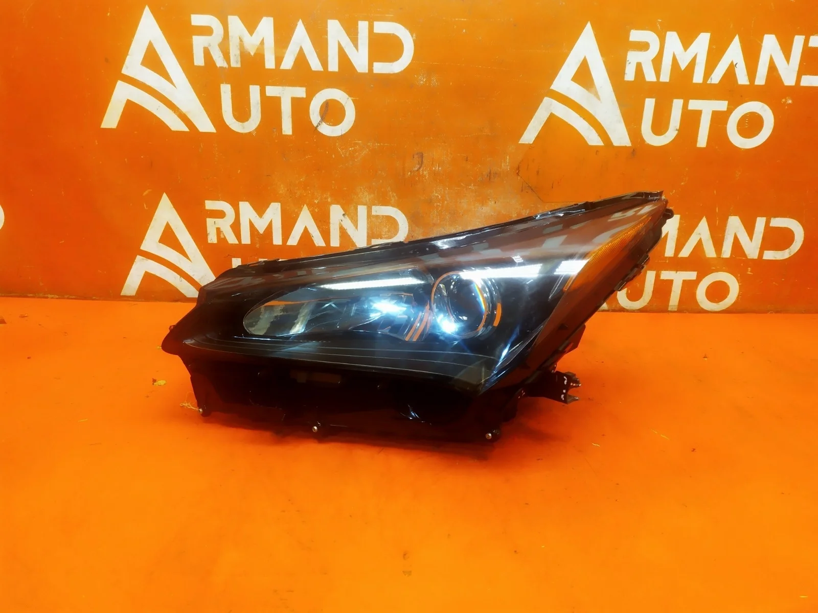 Фара Lexus NX 2014-2017