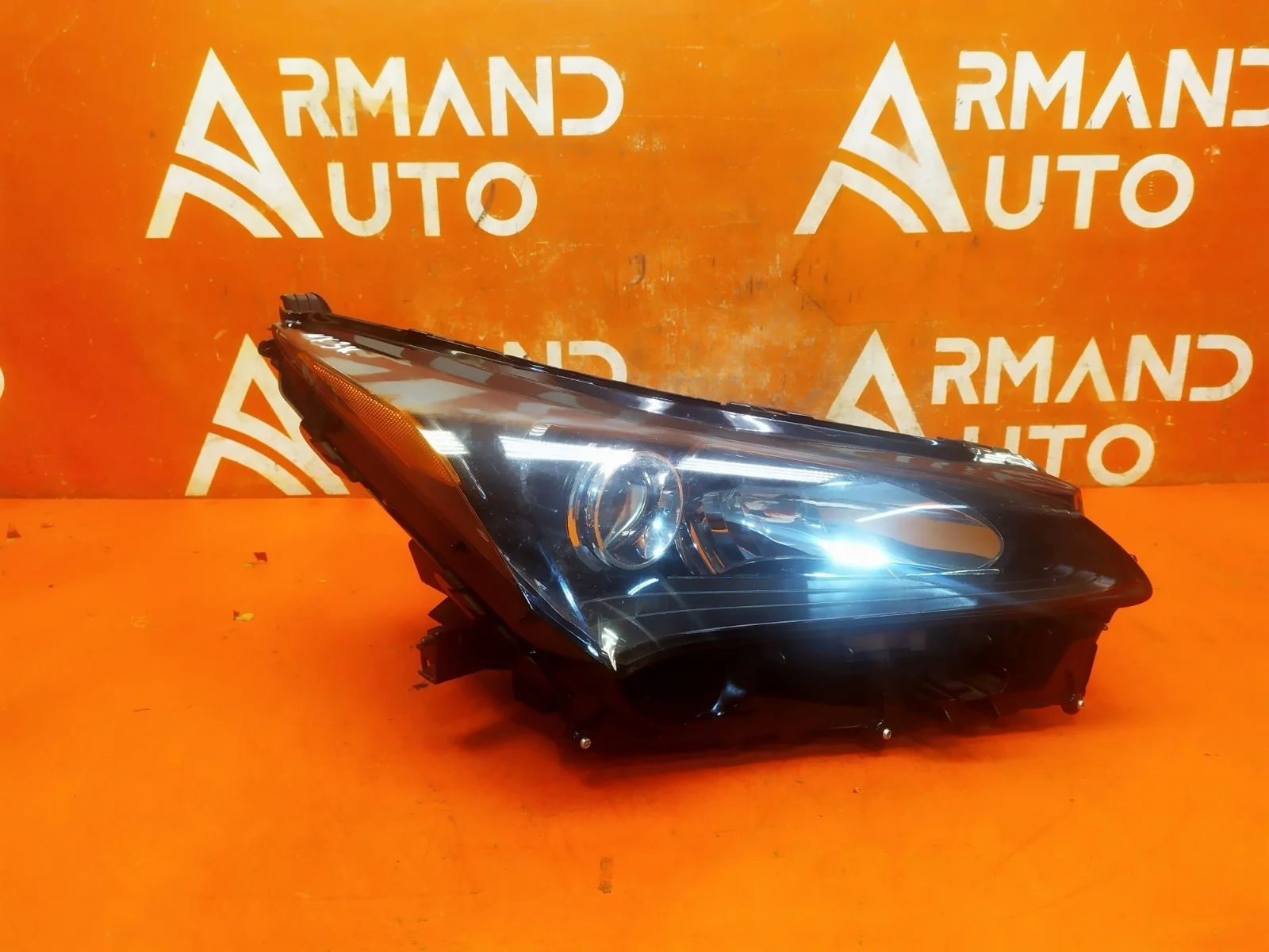 Фара Lexus NX 2014-2017