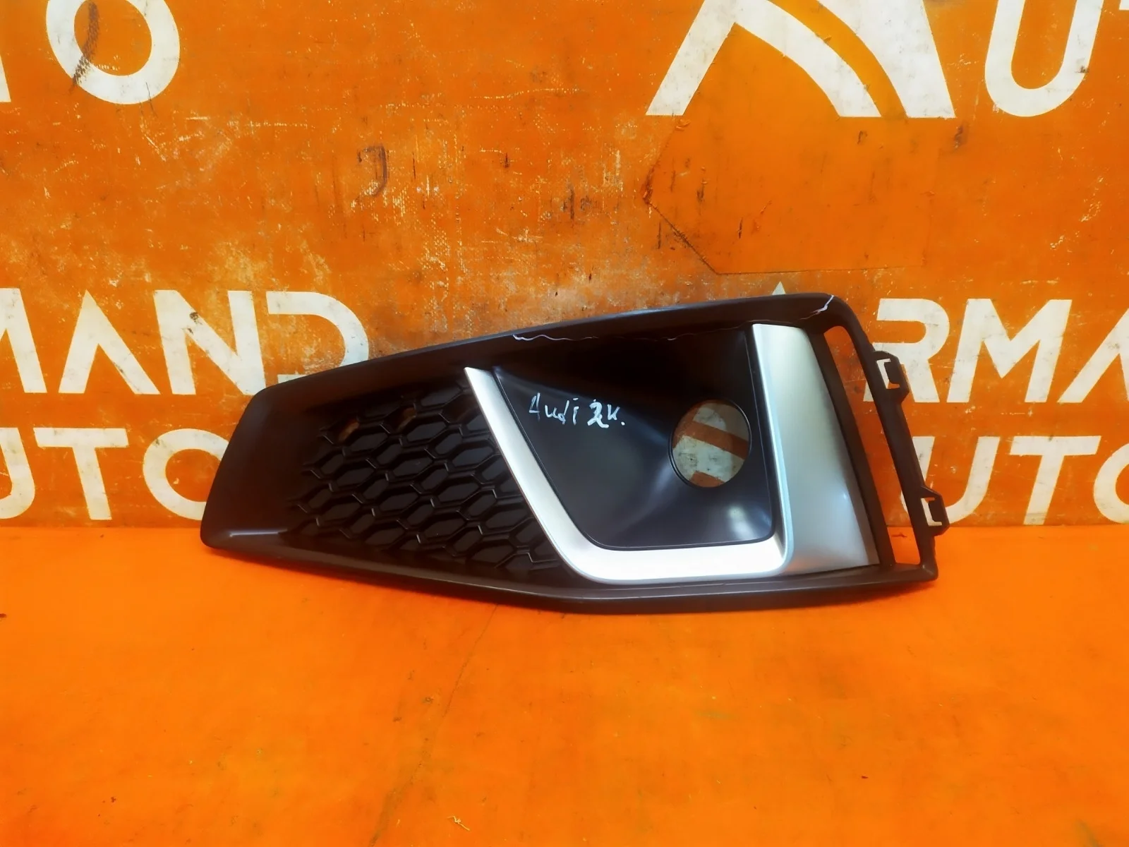 Окантовка птф Audi A4 2015-2020 B9