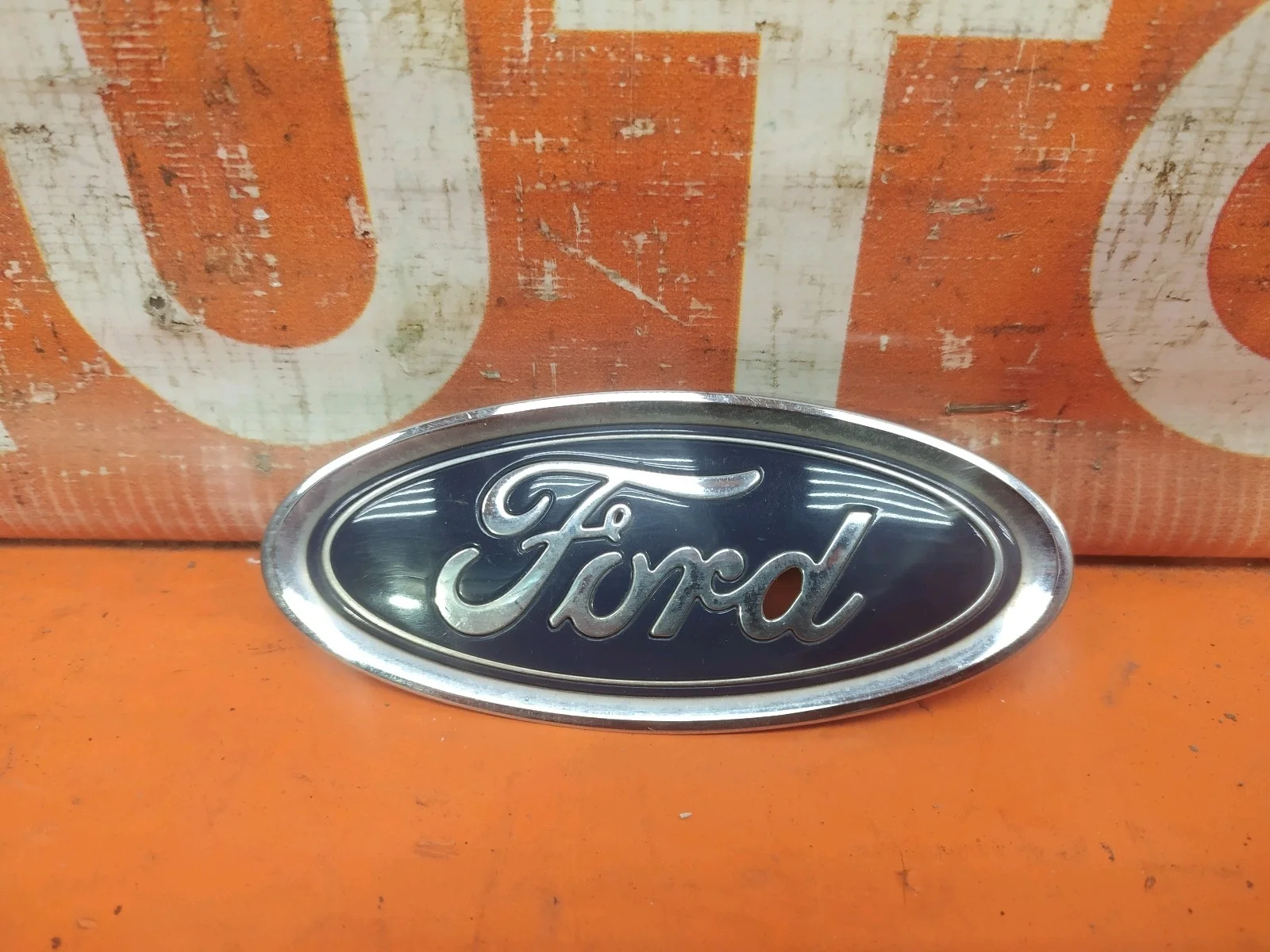 Эмблема ford Fiesta 2012-2019 Mk6