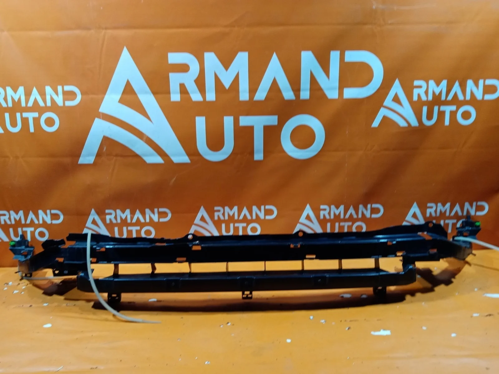 Кронштейн бампера Land Rover Discovery Sport 2014-нв L550