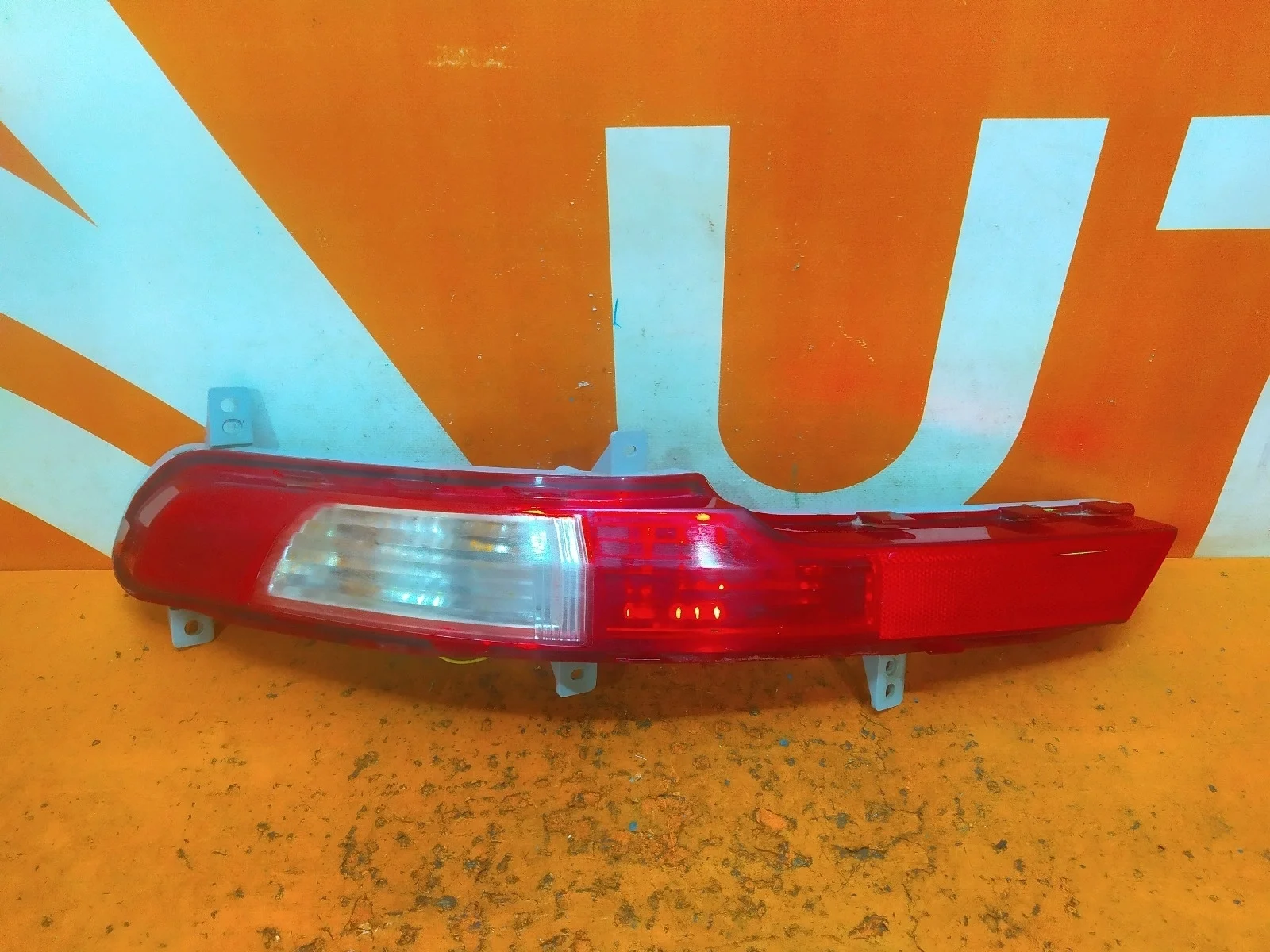 Фонарь противотуманный Kia Sportage 2010-2016 3 SL