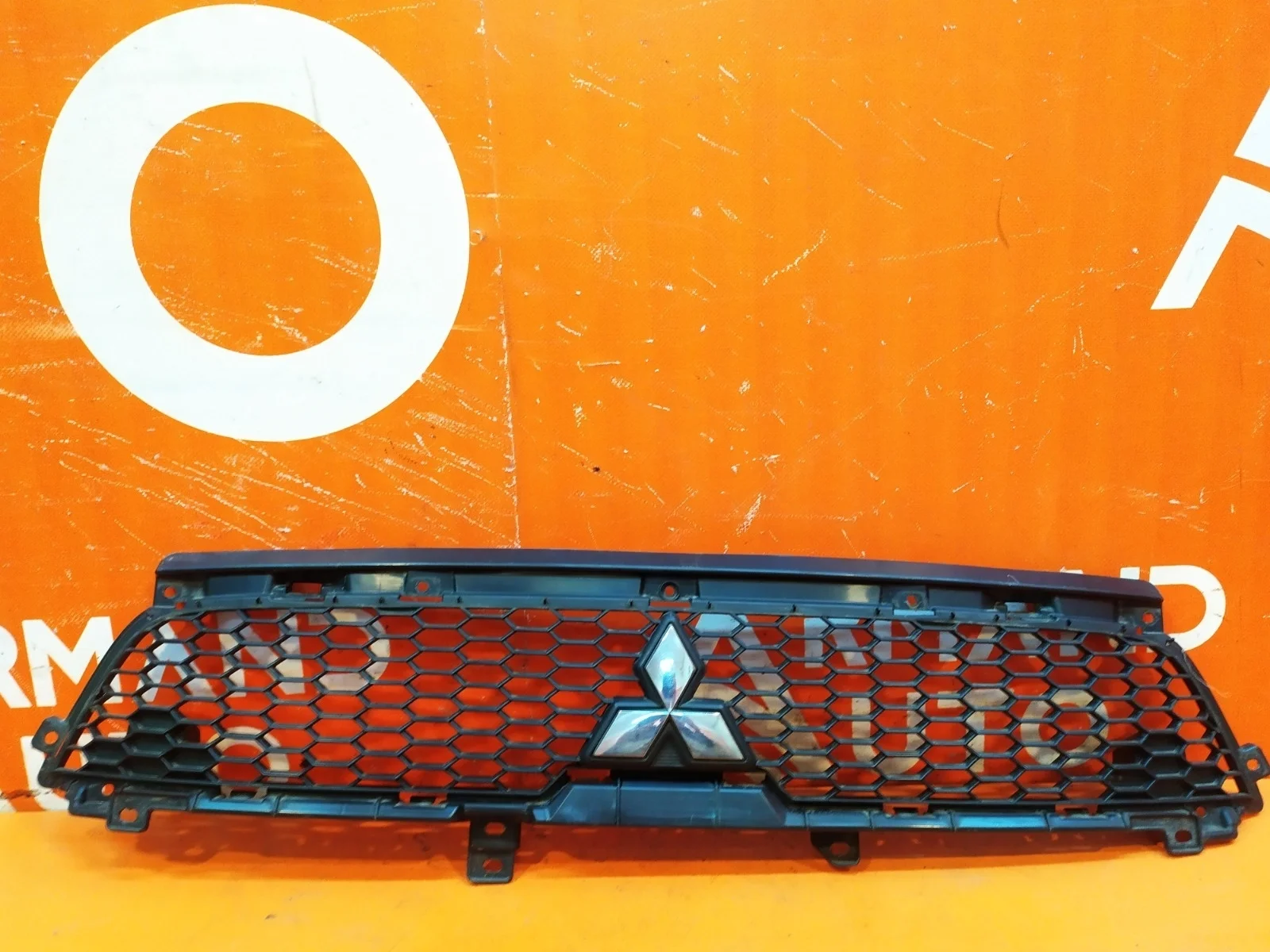 Решетка радиатора Mitsubishi Outlander 2009-2013 XL