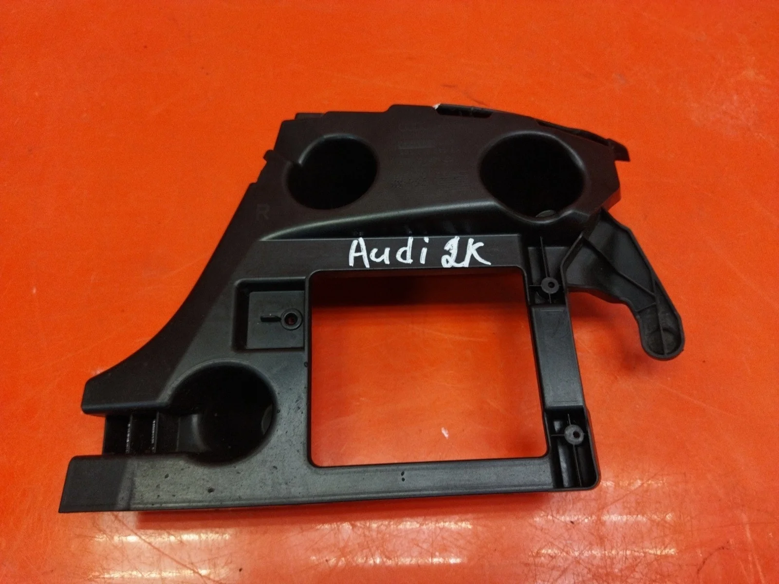 Кронштейн бампера Audi A6 2011-2018 4 C7