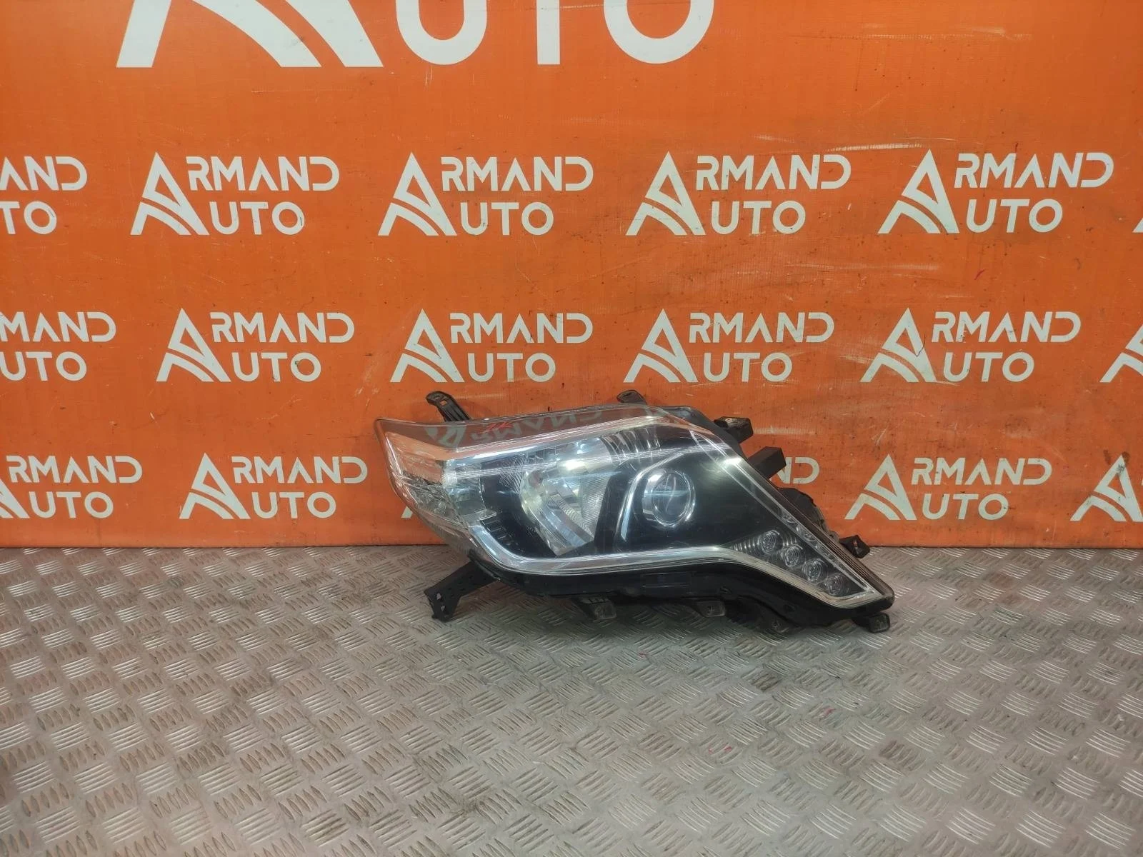 Фара Toyota Land Cruiser Prado 2013-2017 150