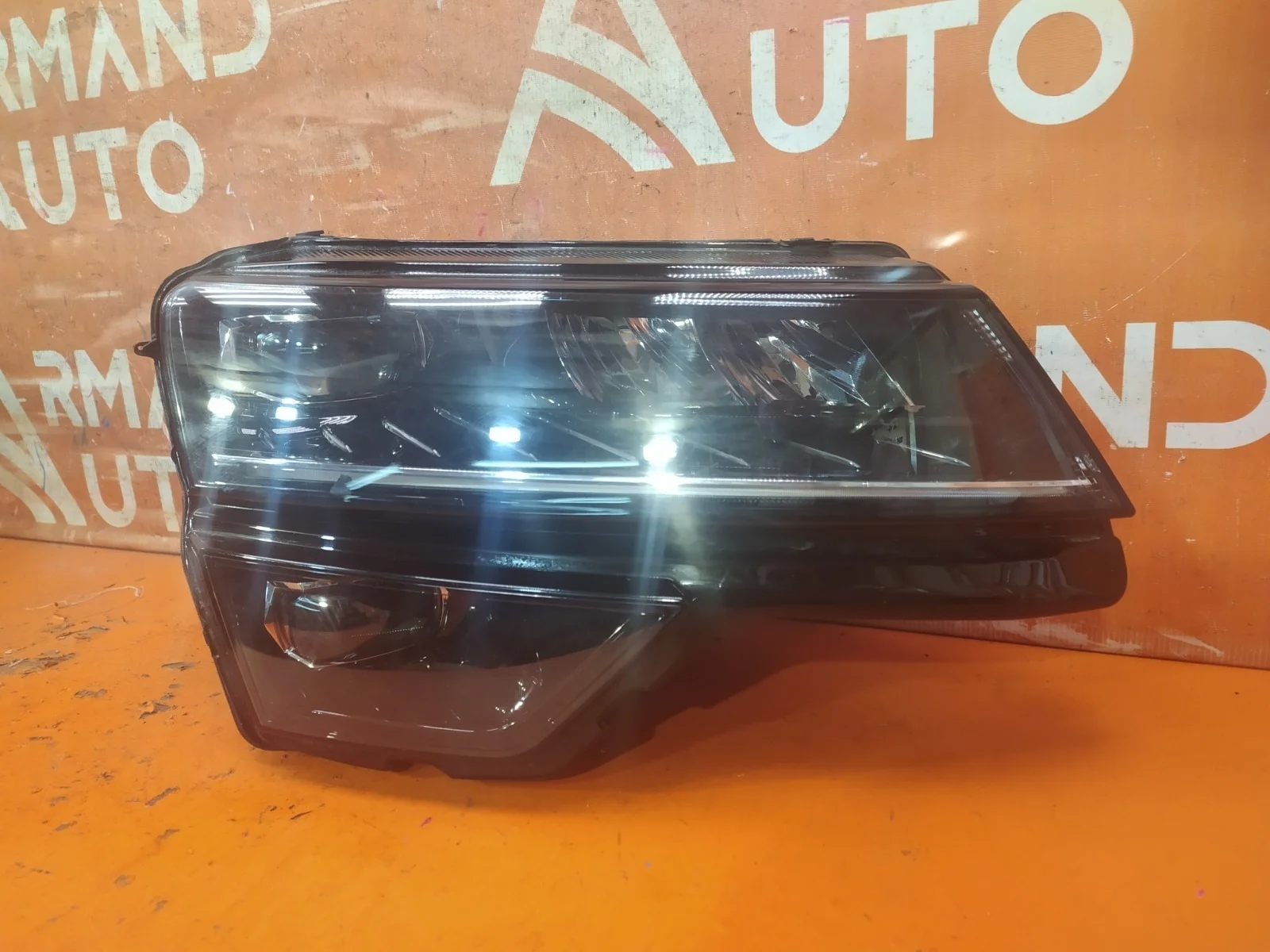 Фара Skoda Karoq 2017-нв