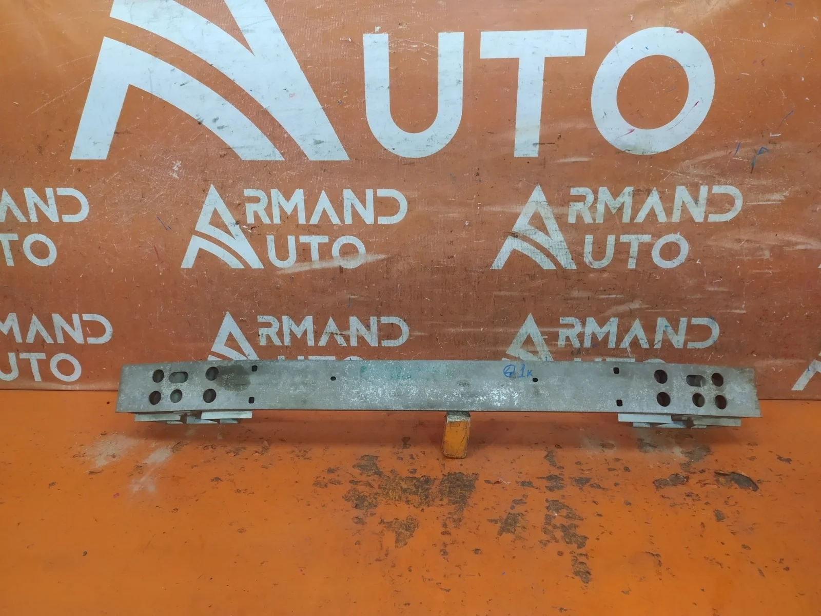 Усилитель бампера Lexus LS 2006-2017 4