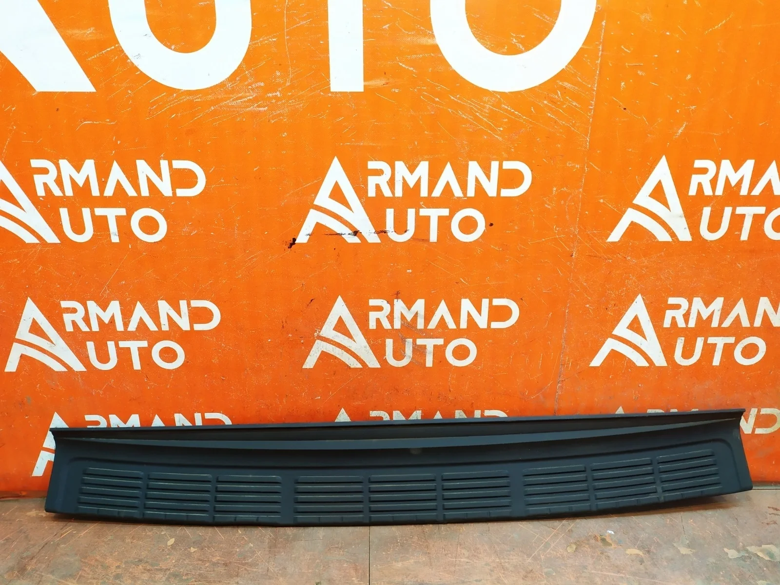 Накладка бампера верхняя Toyota Land Cruiser 2007-2021