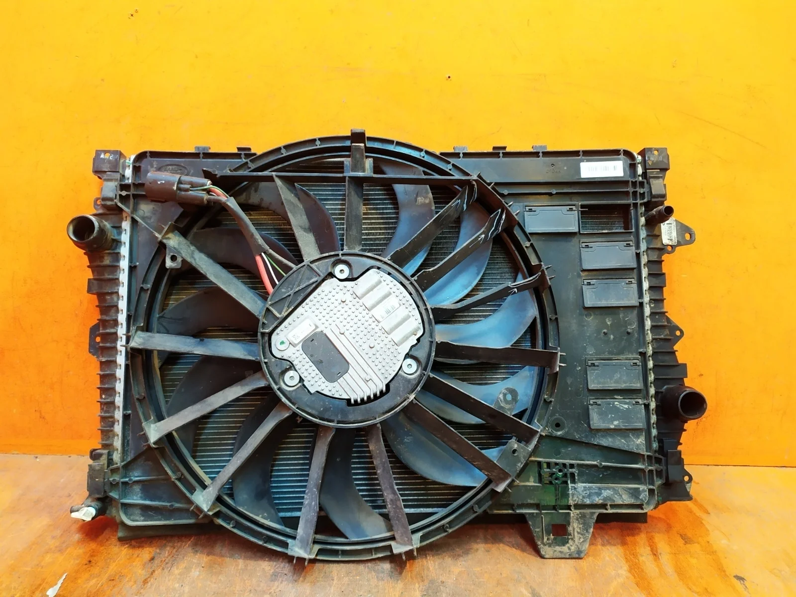 Радиатор двигателя (двс) Land Rover Range Evoque 2011-2018 L538