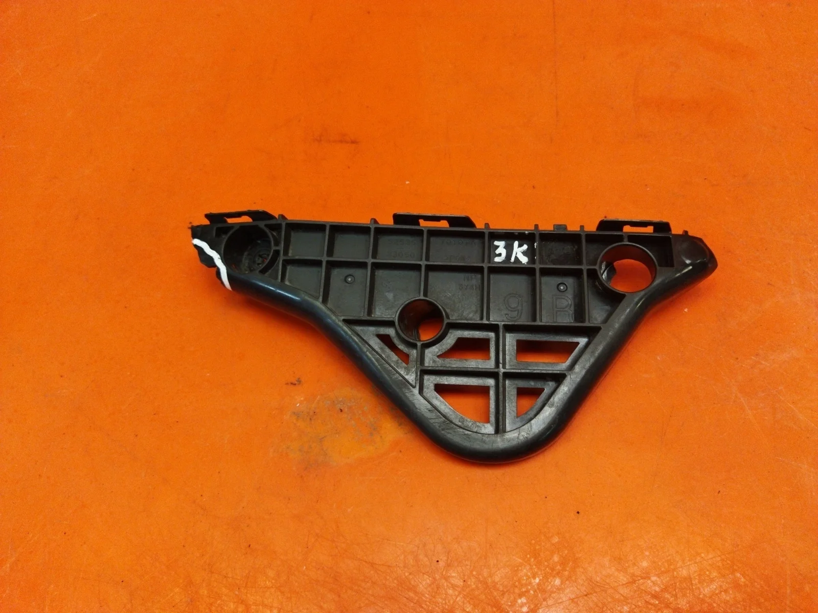 Кронштейн бампера Toyota Camry 2011-2018 7 XV50