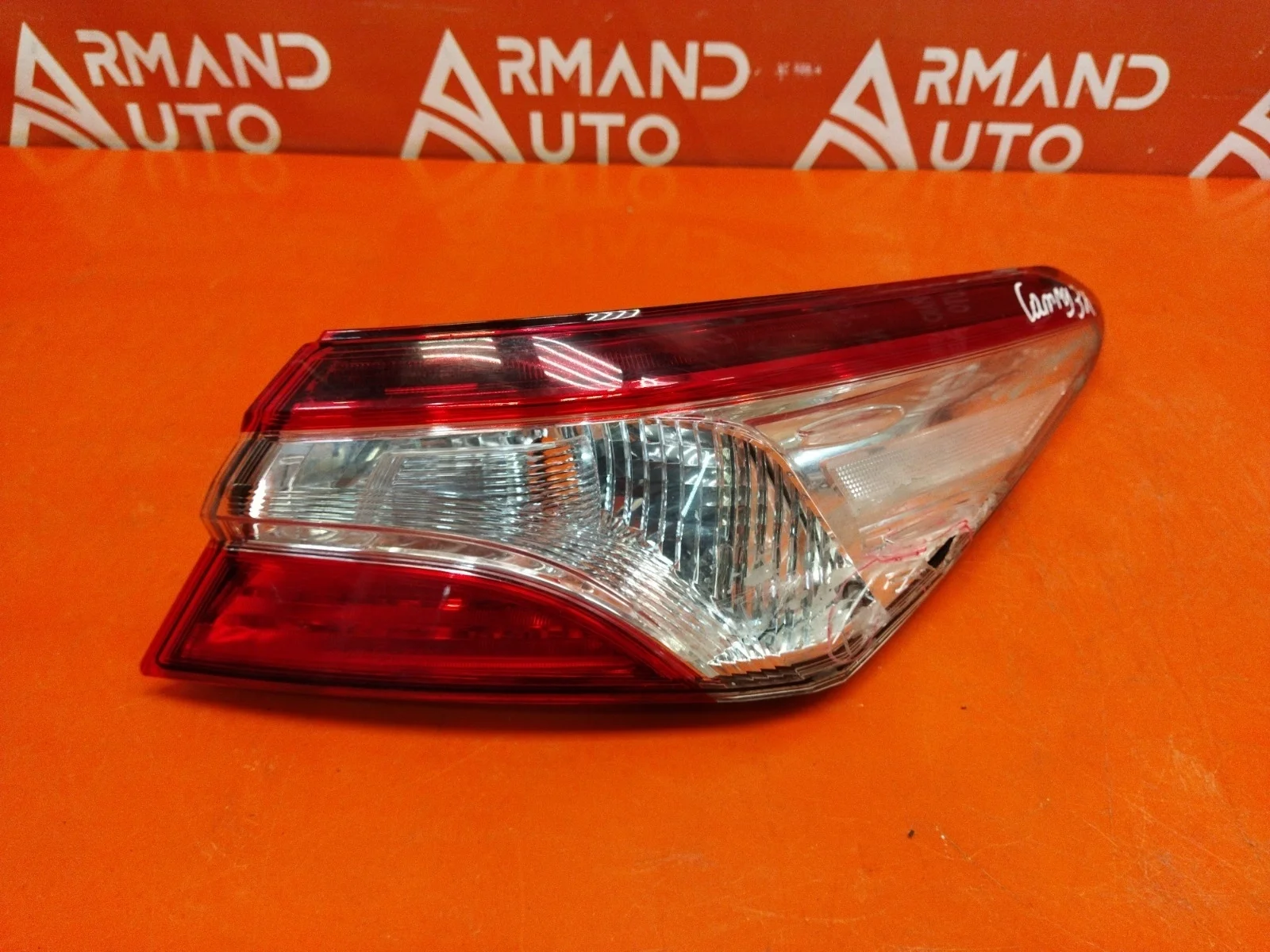 Фонарь внешний Toyota Camry 2017-.. 8 XV70