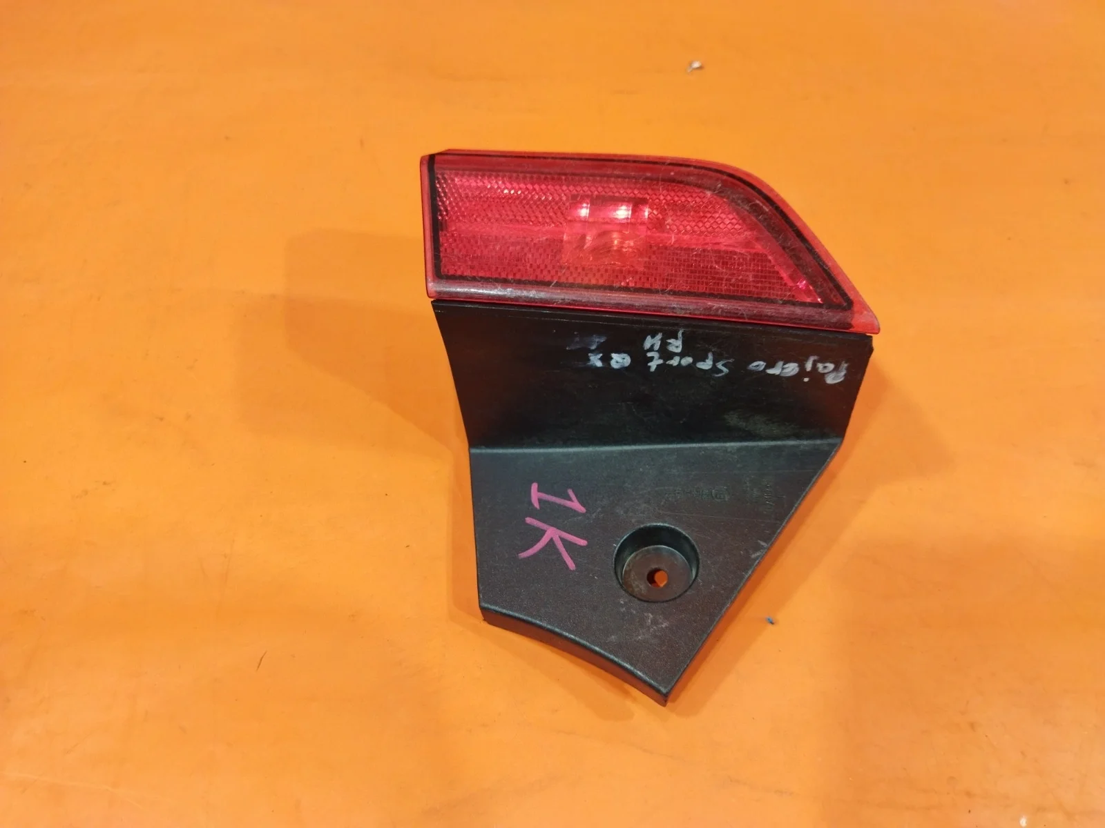 Фонарь противотуманный Mitsubishi Pajero Sport 2015-2021 3