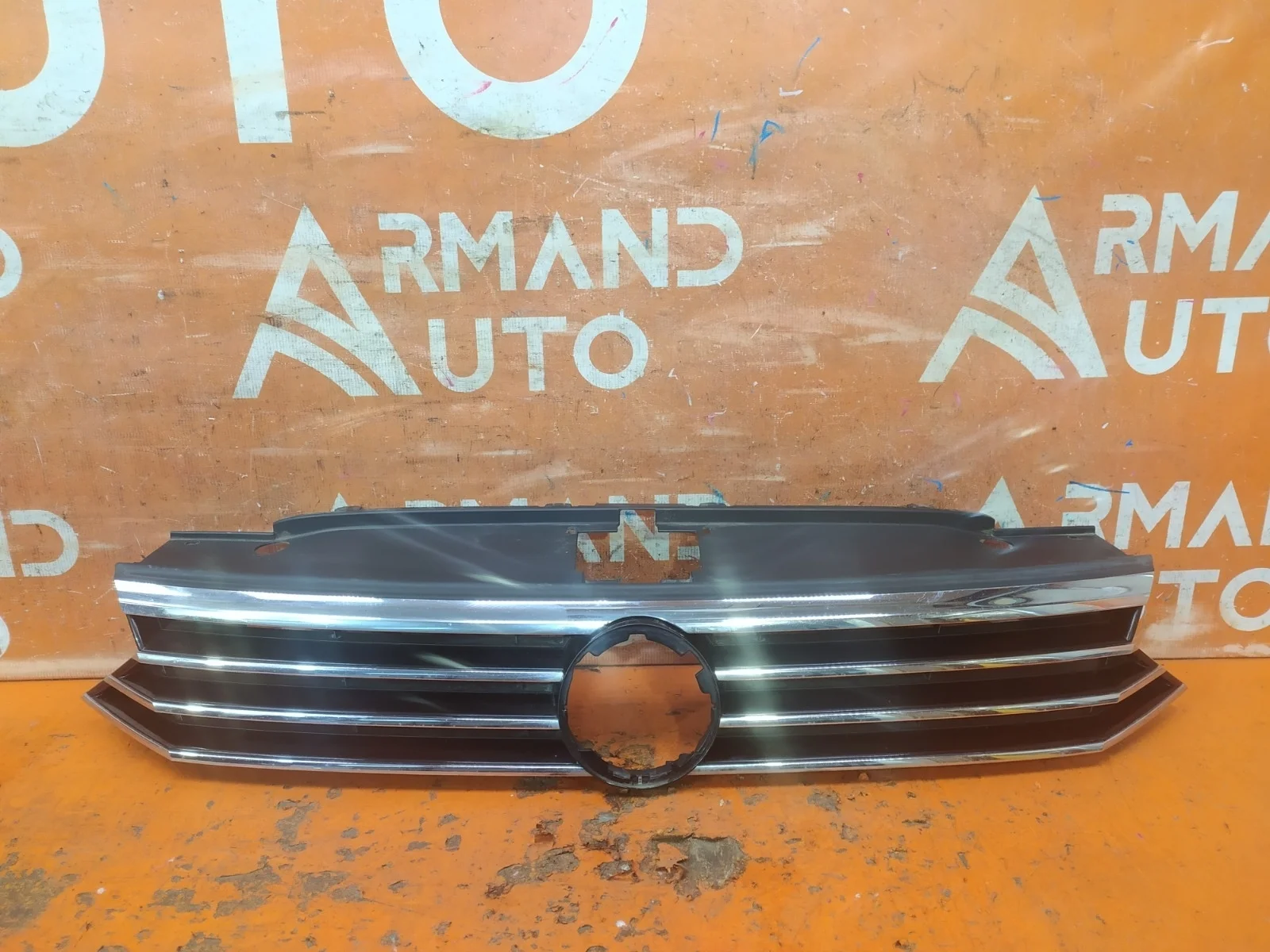 Решетка радиатора Volkswagen Passat 2014-нв B8