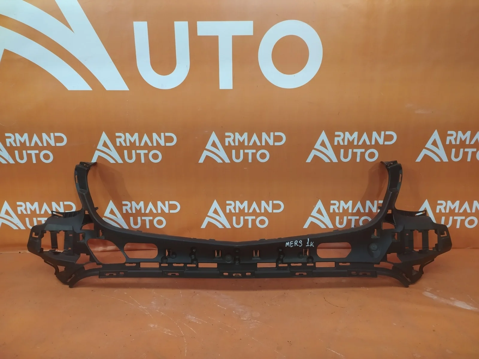 Кронштейн бампера Mercedes GLC-Class 2015-нв X253