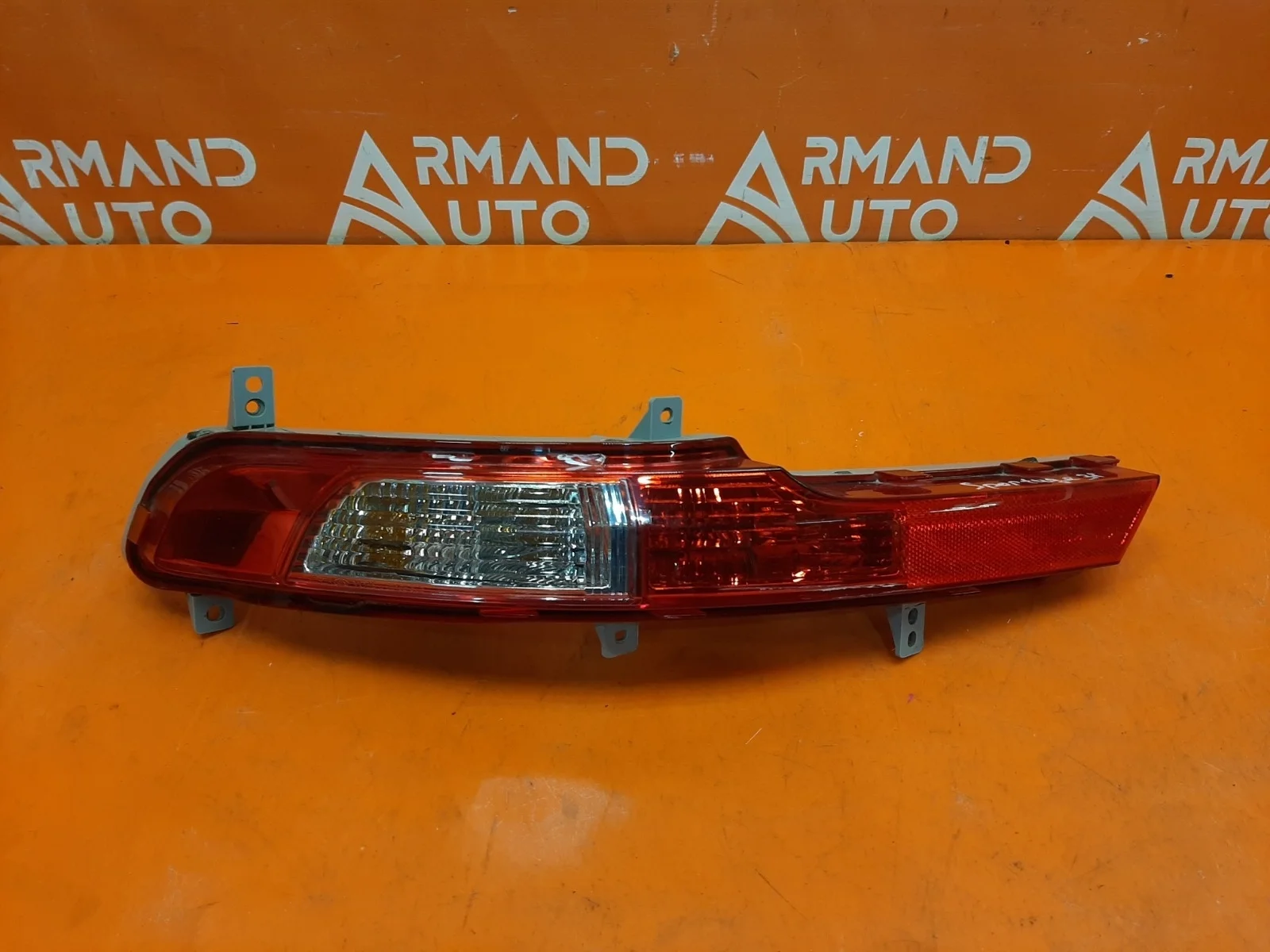 Фонарь противотуманный Kia Sportage 2010-2016 3 SL