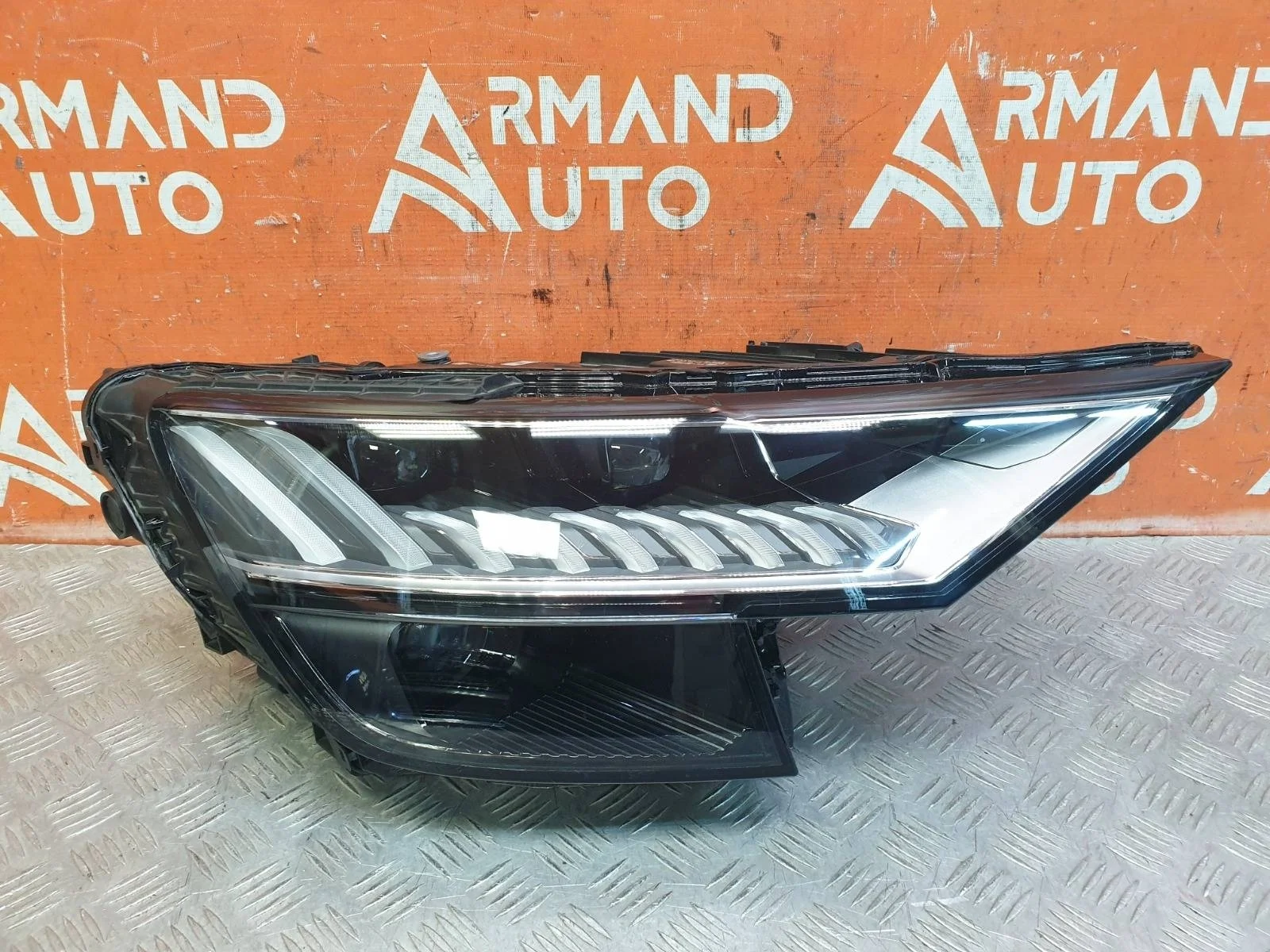 Фара Audi Q8 2018-нв