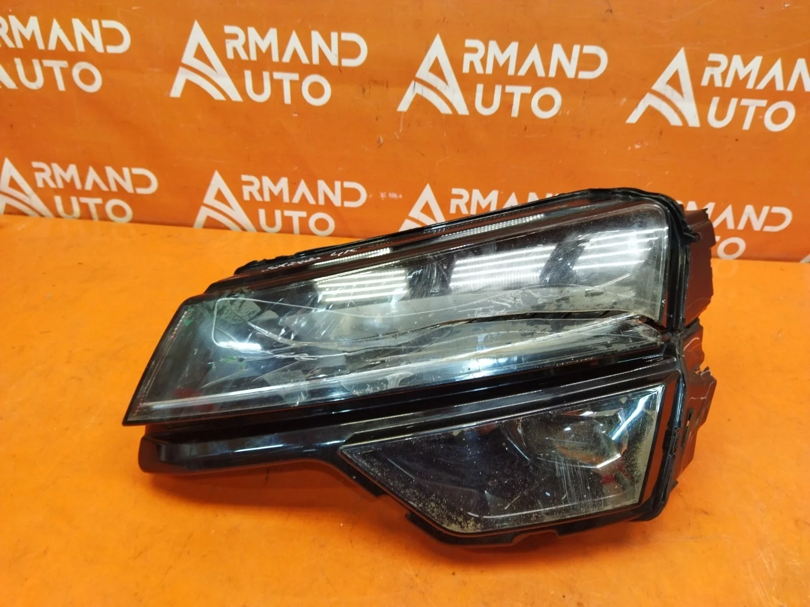 Фара Skoda Karoq 2017-нв