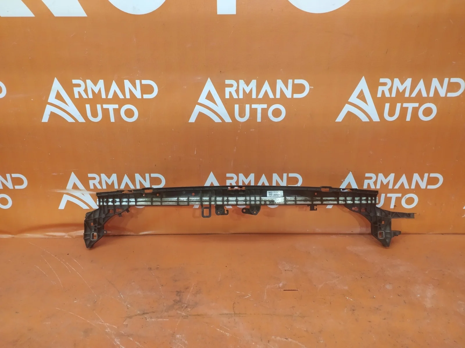 Кронштейн радиатора верхний Mercedes -Class 2016-нв W213