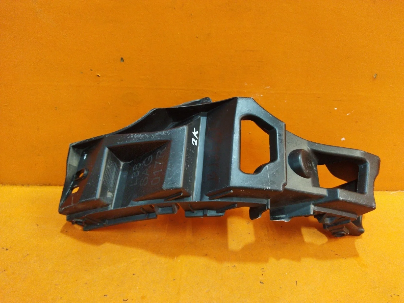 Кронштейн бампера Renault Fluence 2009-2017