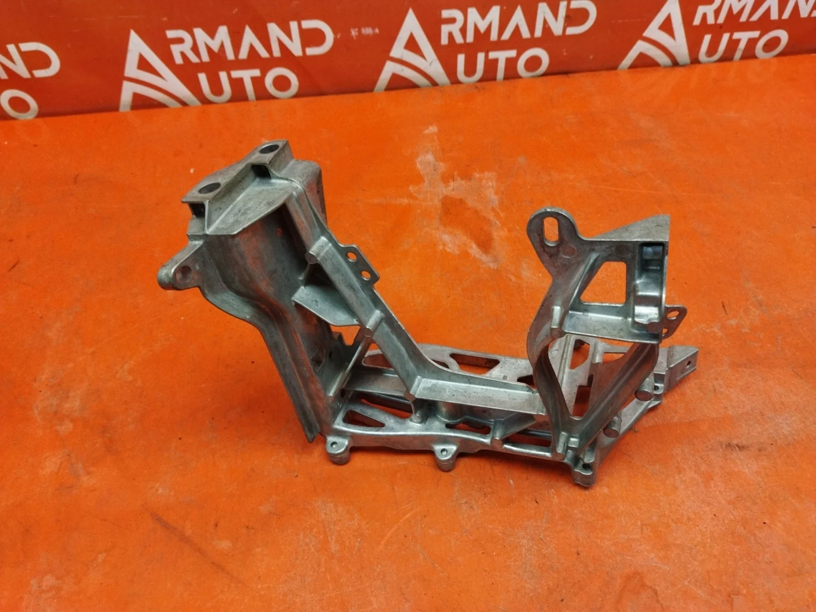 Кронштейн панели передней Mercedes -Class 2014-2021 W205