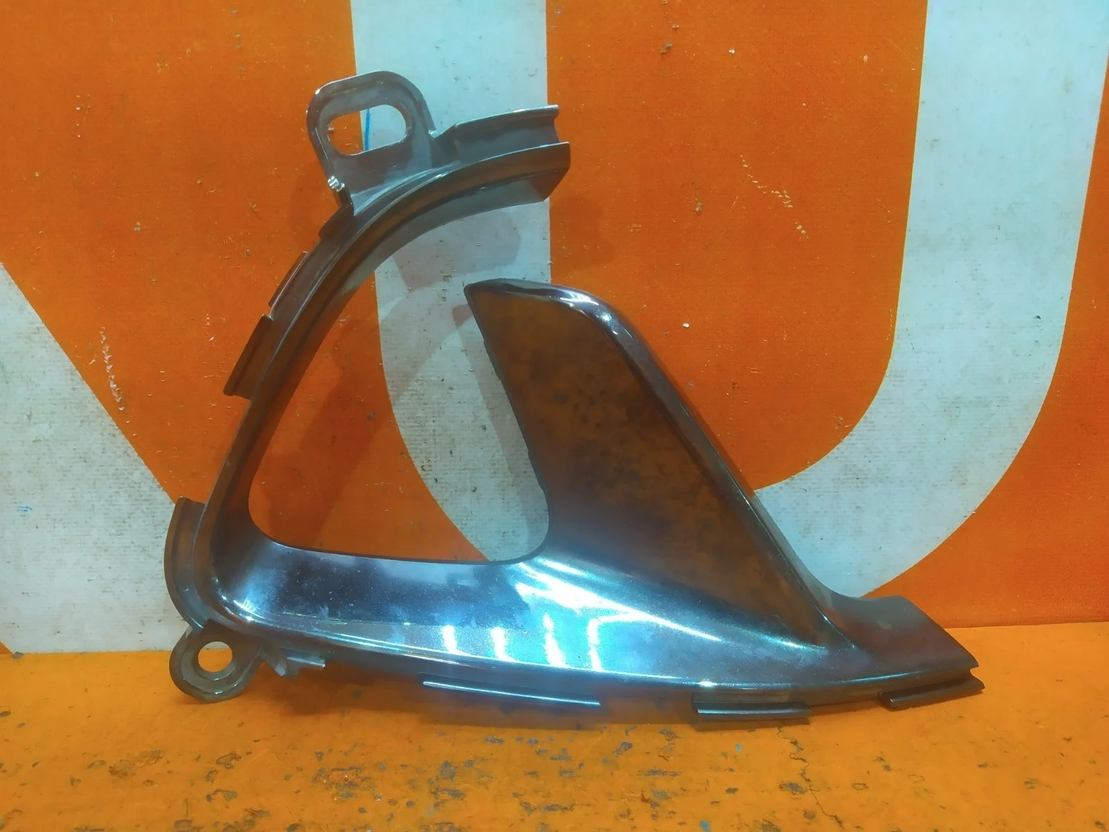 Накладка решетки бампера Kia Stinger 2017-нв