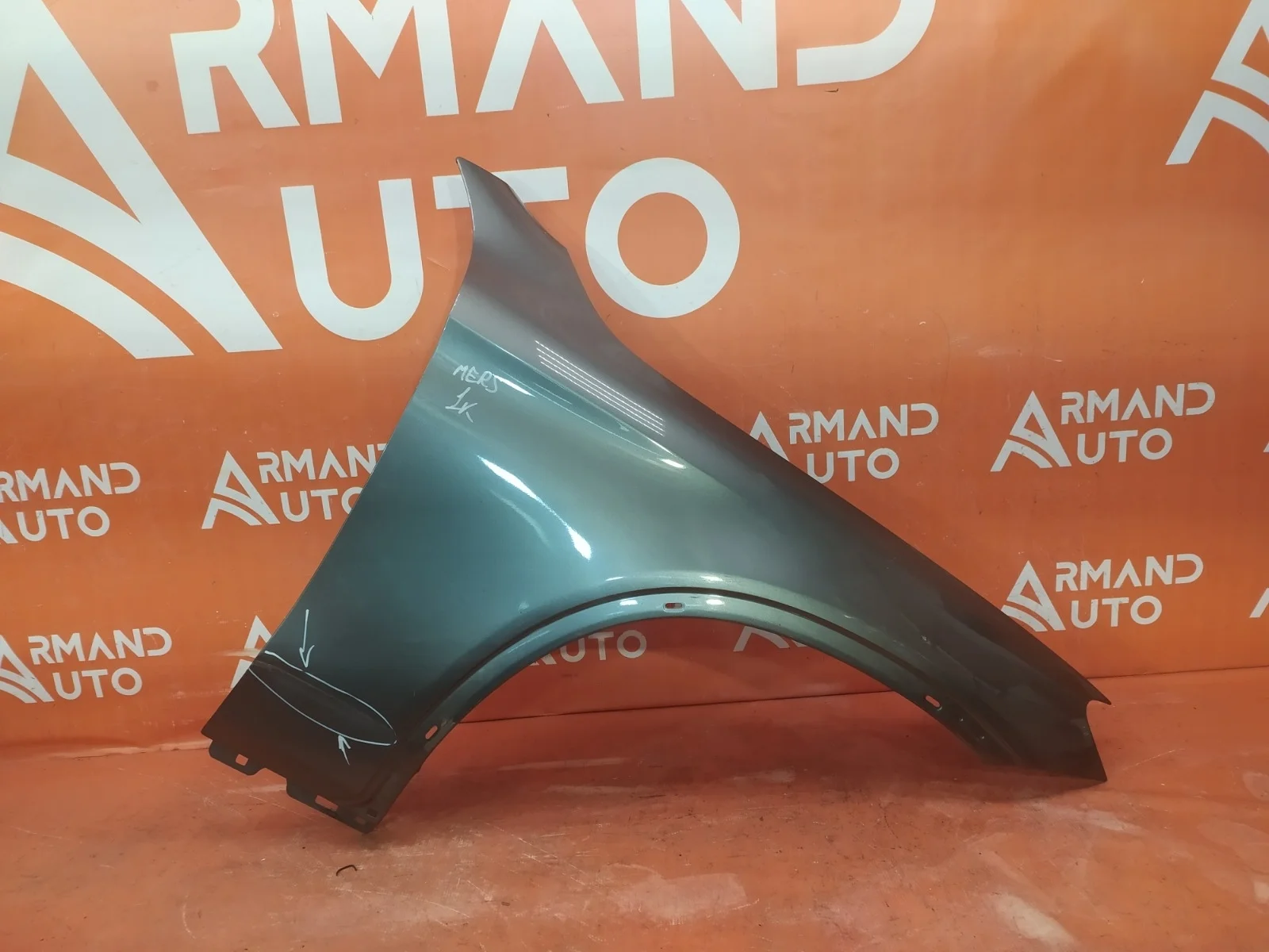 Крыло Mercedes GLC-Class 2015-нв X253