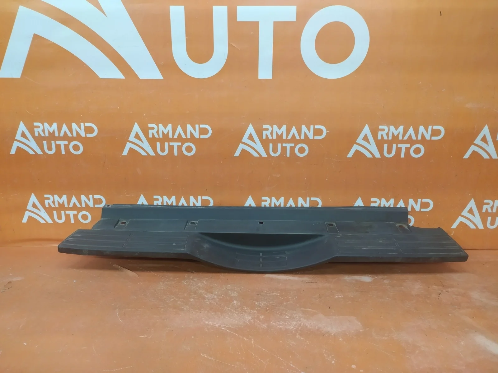 Накладка бампера верхняя Mitsubishi Pajero 2006-нв 4