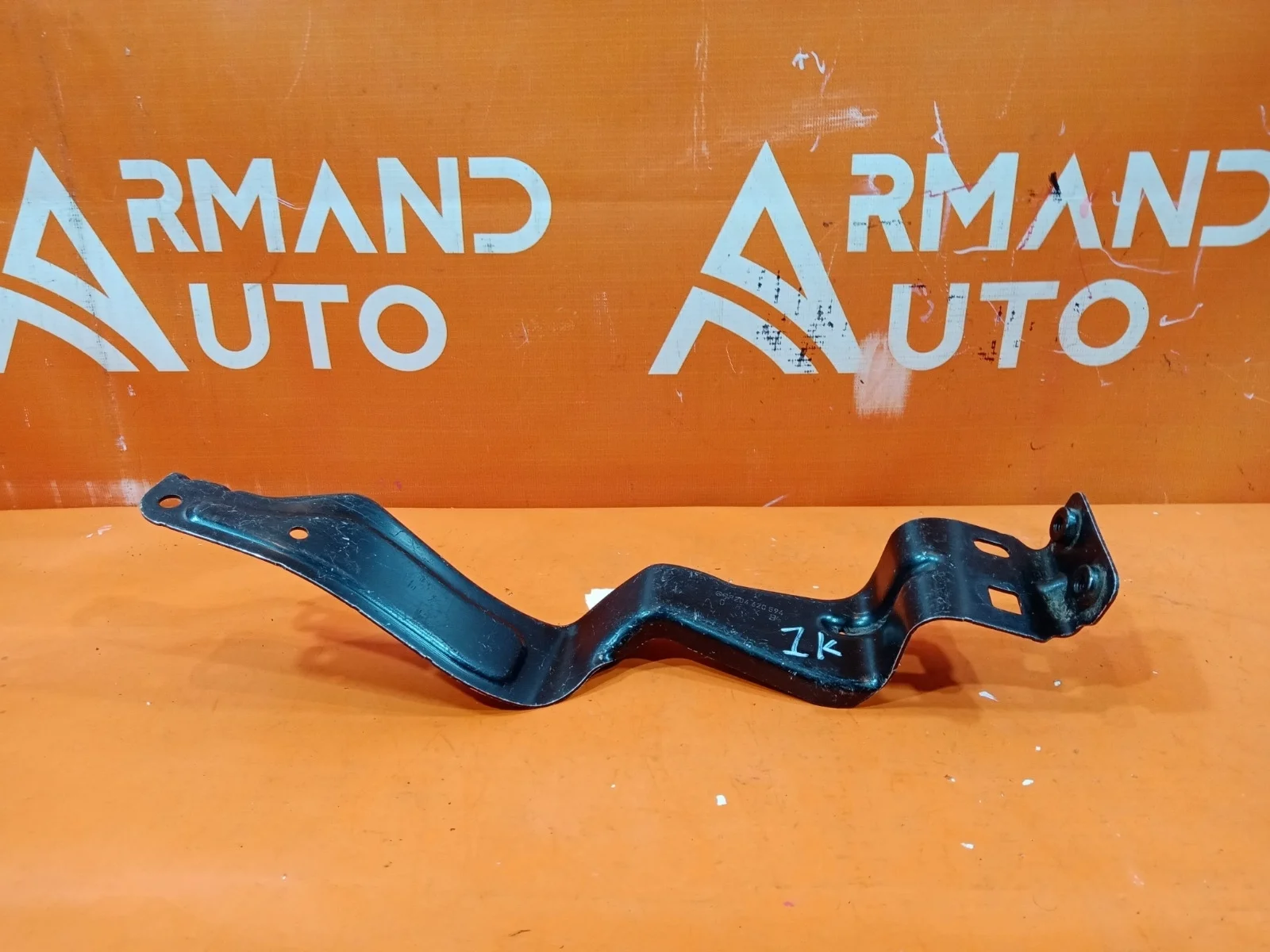 Кронштейн фары Mercedes -Class 2011-2015 W204