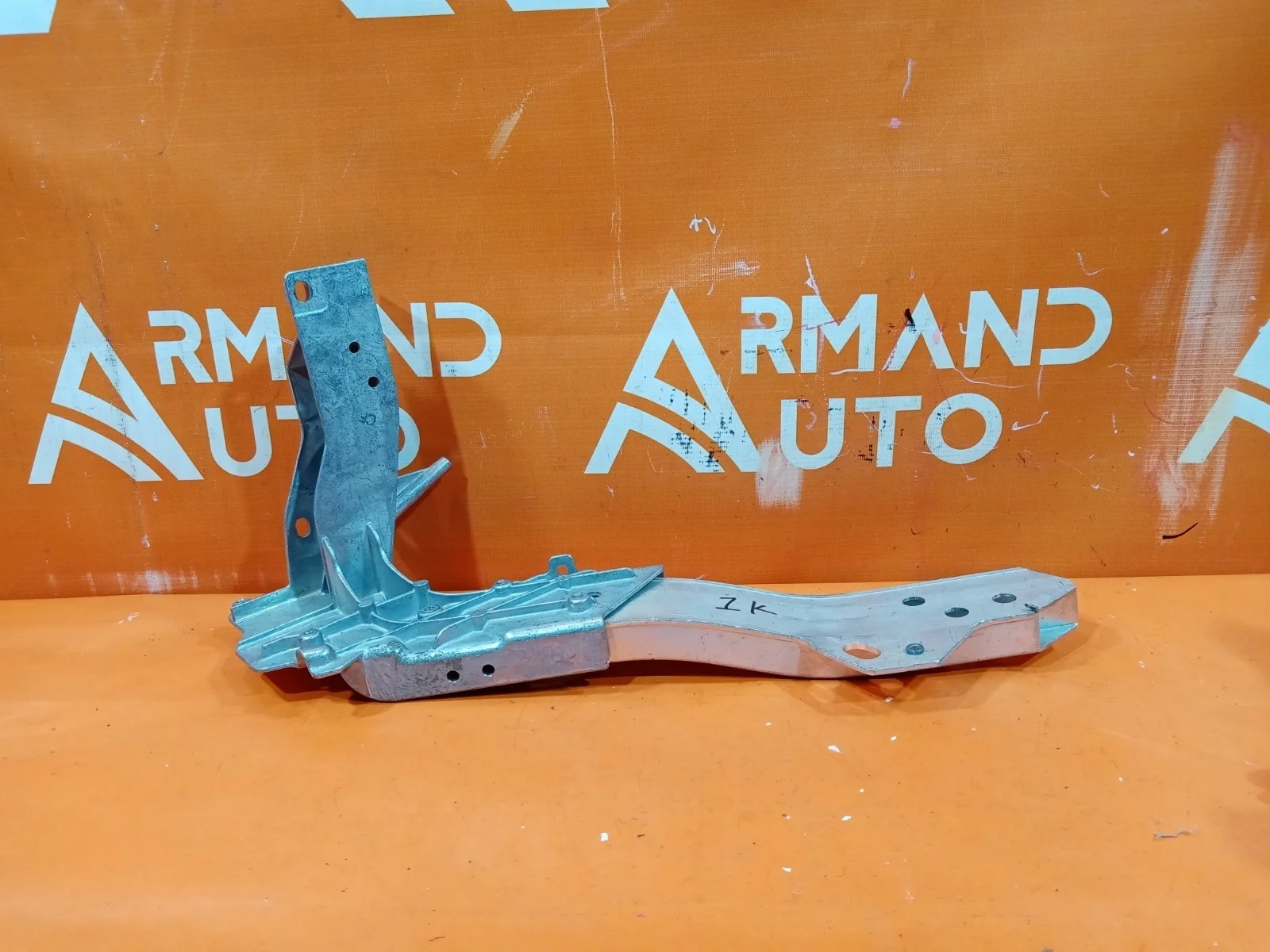 Кронштейн панели передней Mercedes GLC-Class 2015-нв X253