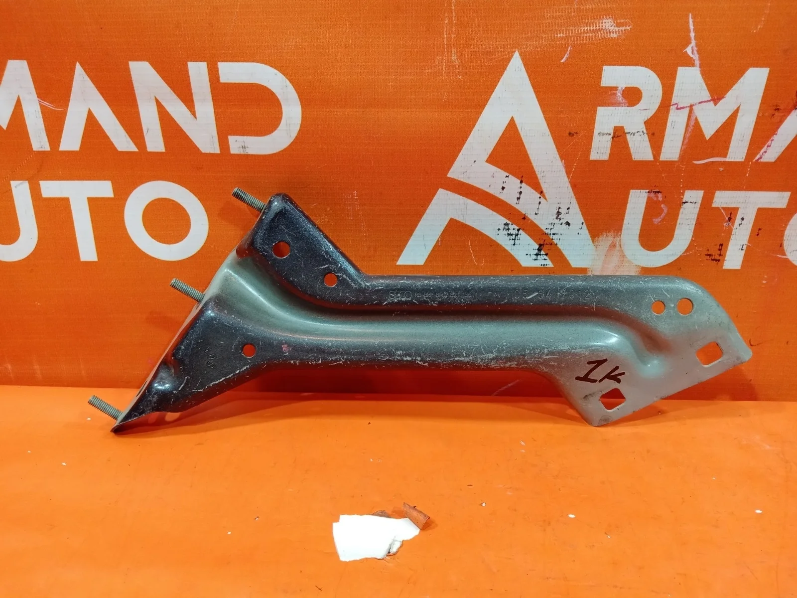 Кронштейн крыла Audi Q5 2008-2017 8R