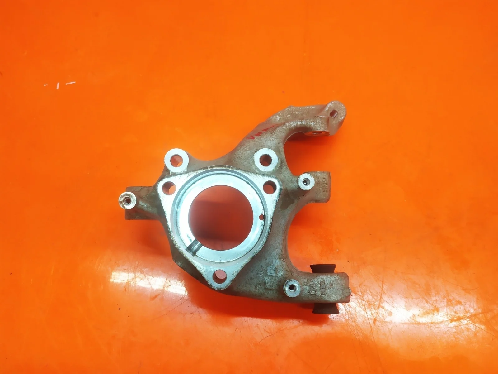 Кулак поворотный Volkswagen Tiguan 2016-нв