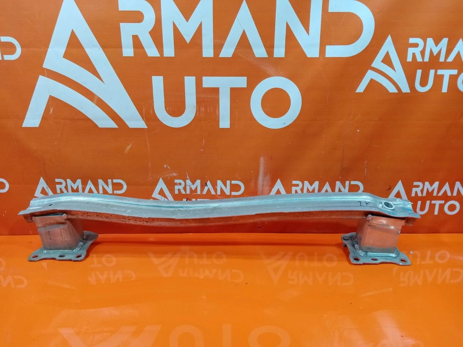 Усилитель бампера Audi a4 2015-нв B9