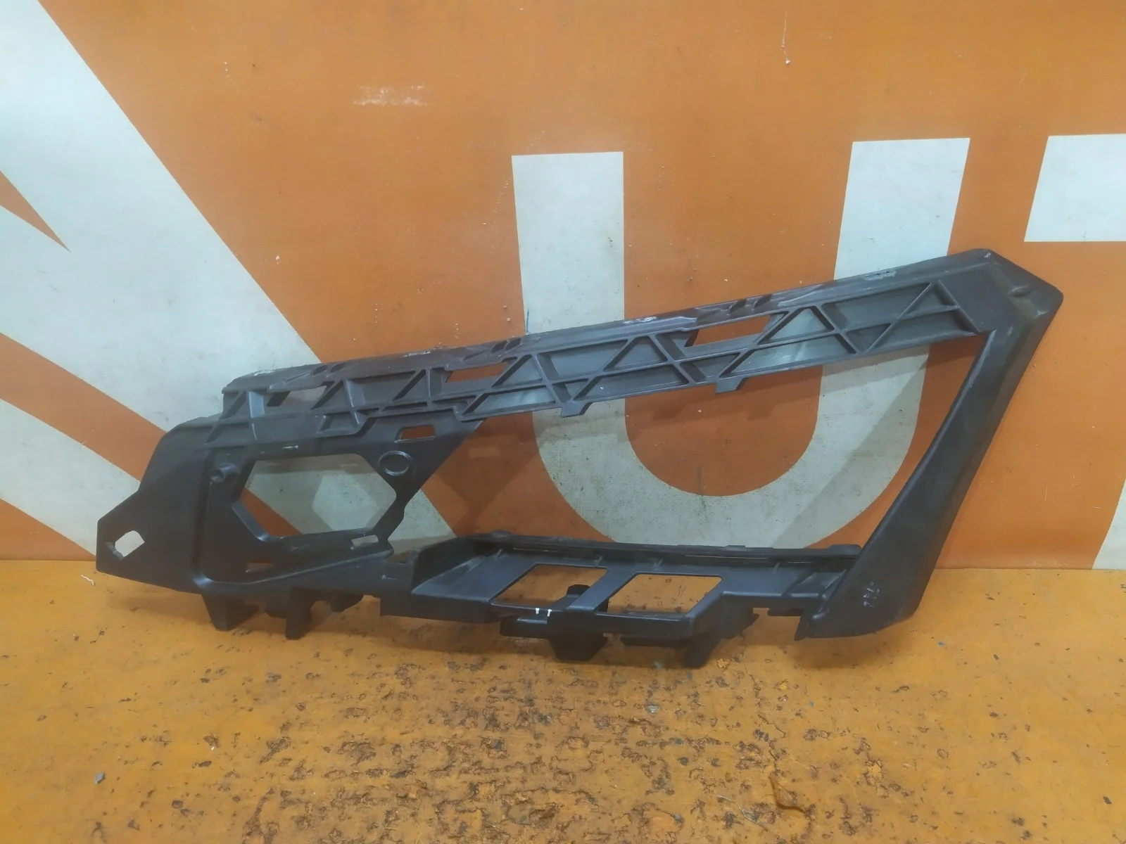 Кронштейн бампера Skoda Kodiaq 2016-нв