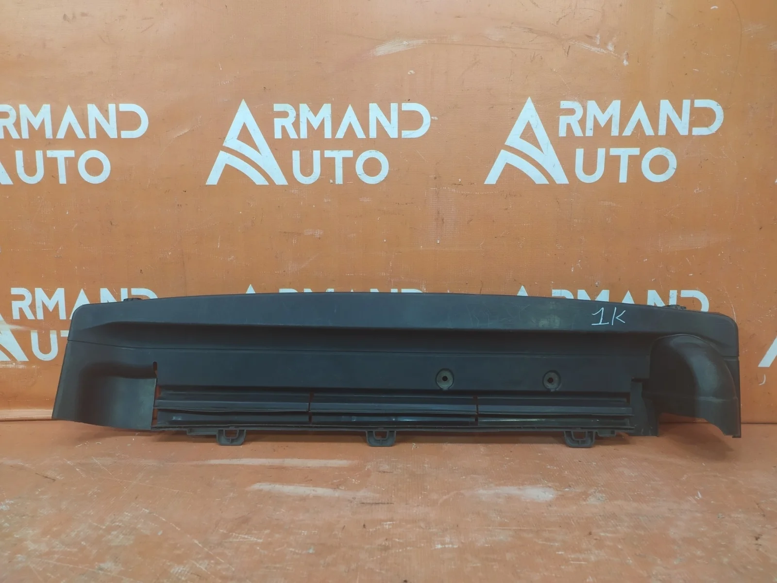 Пыльник бампера Volkswagen Transporter 2009-нв T5