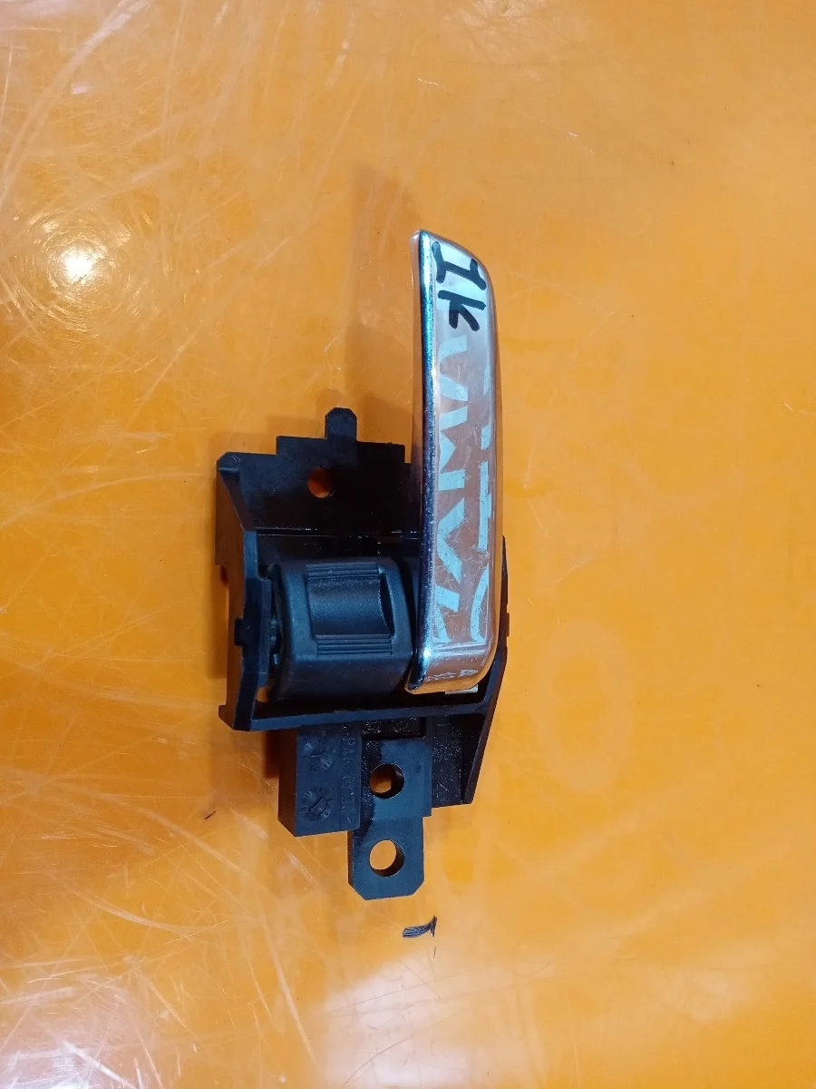 Ручка двери внутренняя Mitsubishi Outlander 2012-нв 3