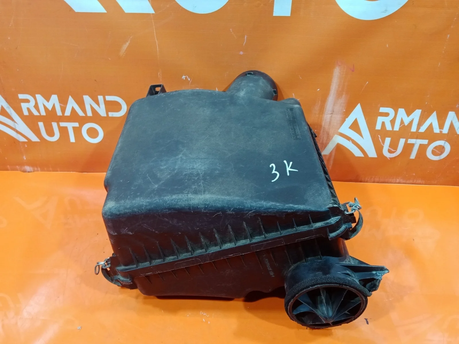 Корпус воздушного фильтра toyota Land Cruiser 2007-2021