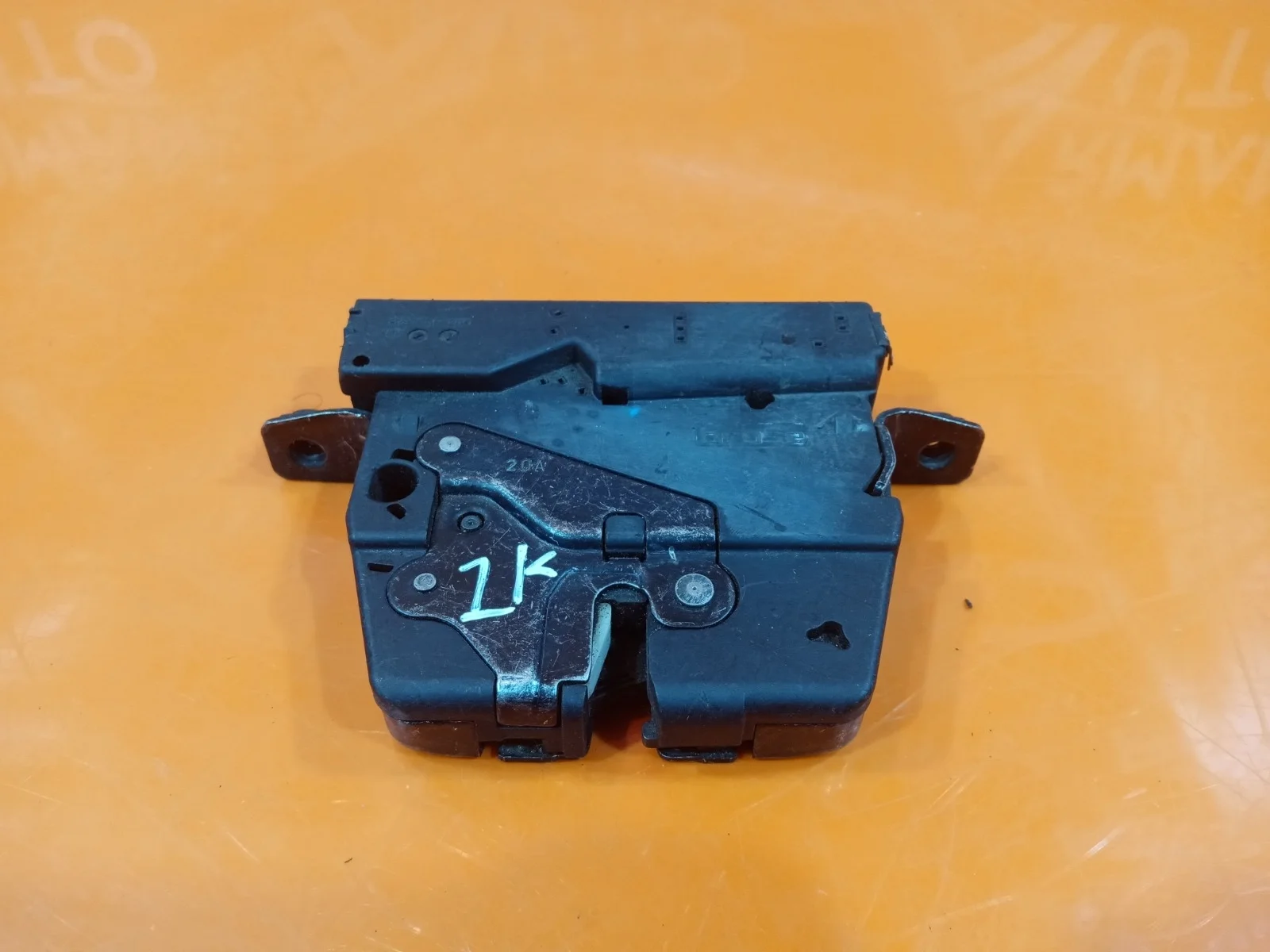 Замок крышки багажника BMW 5 series 2009-2017 F10