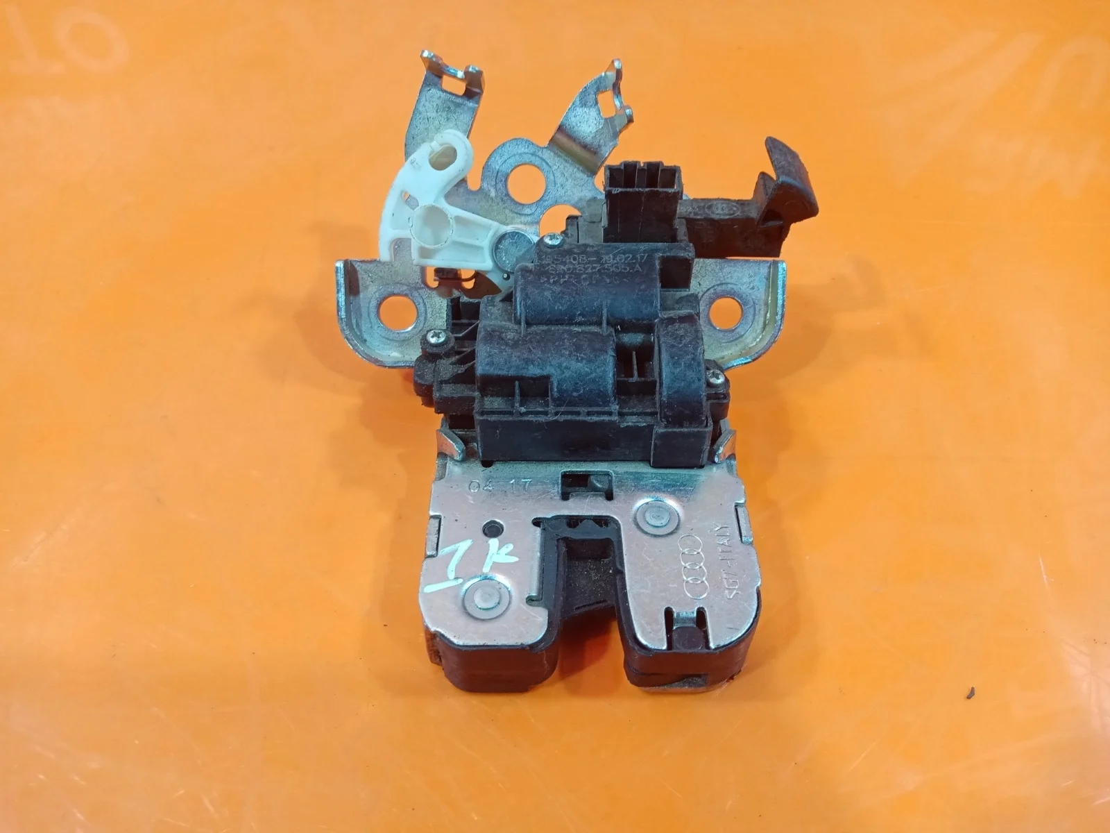 Замок двери багажника Audi A3 2012-2020 8V