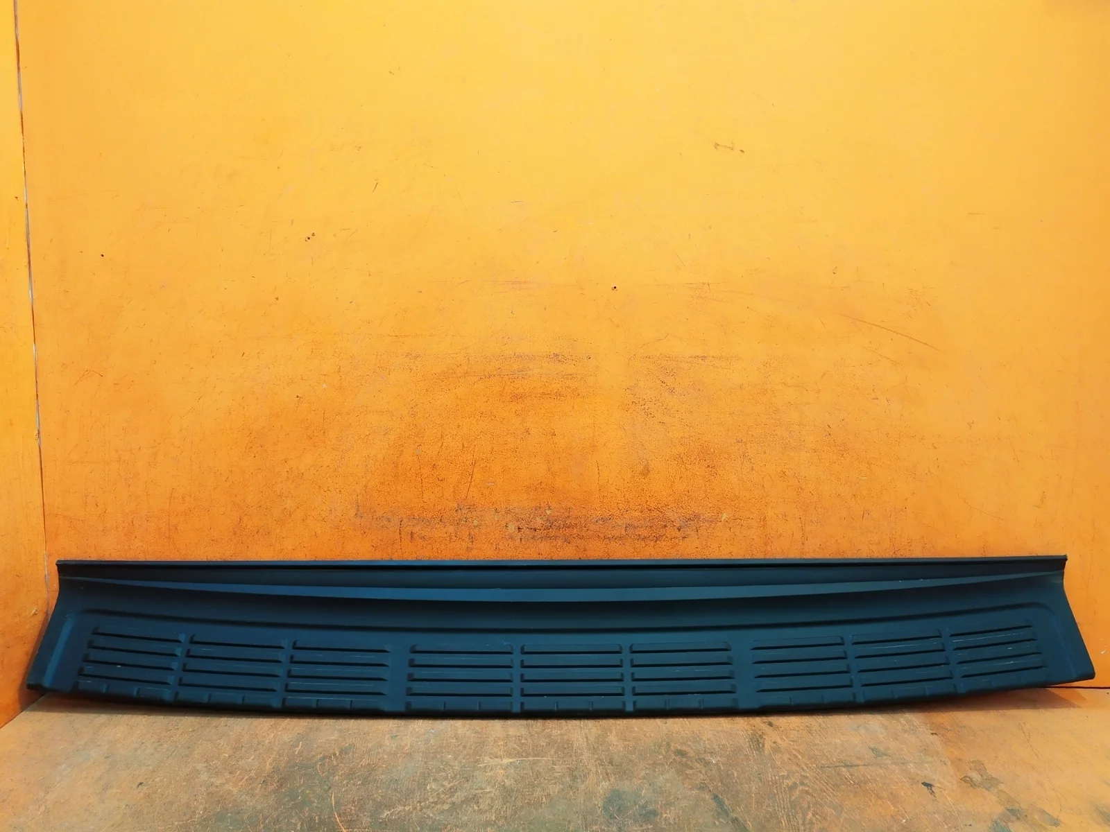 Накладка бампера верхняя Toyota Land Cruiser 2007-2021