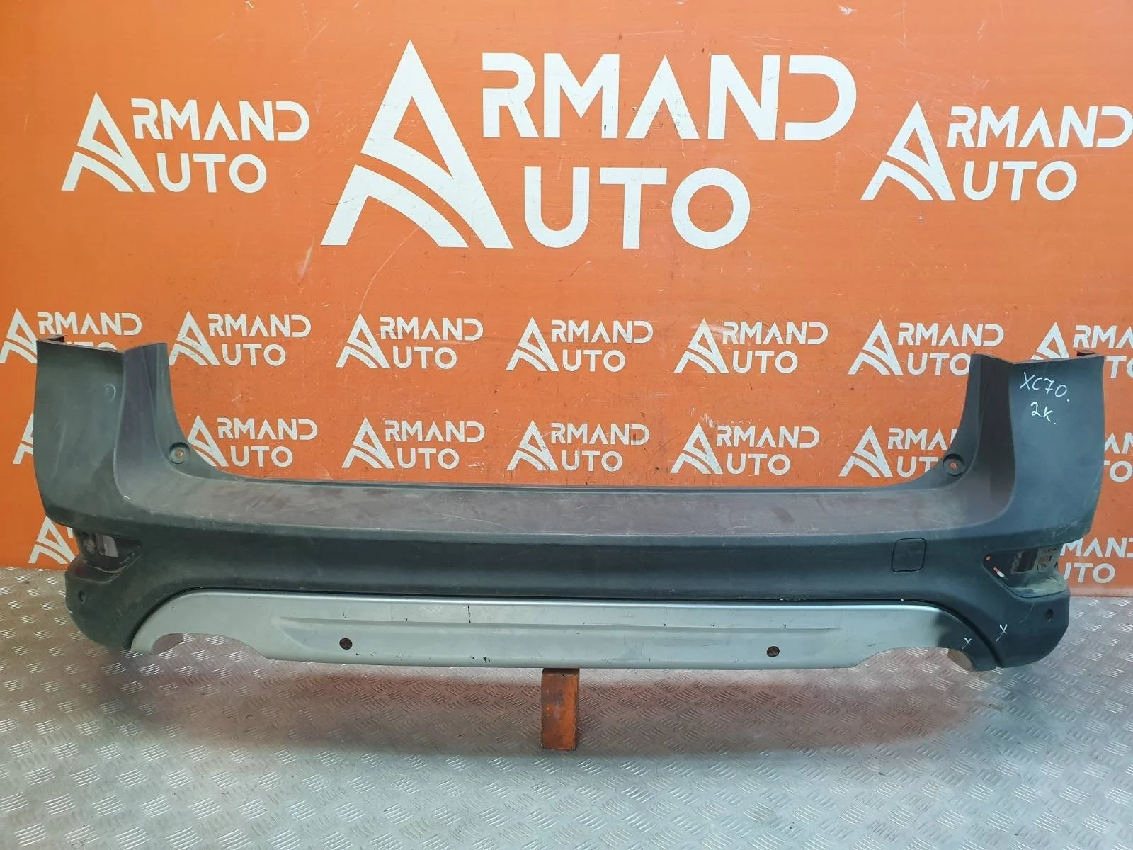 Бампер Volvo XC70 2007-2016