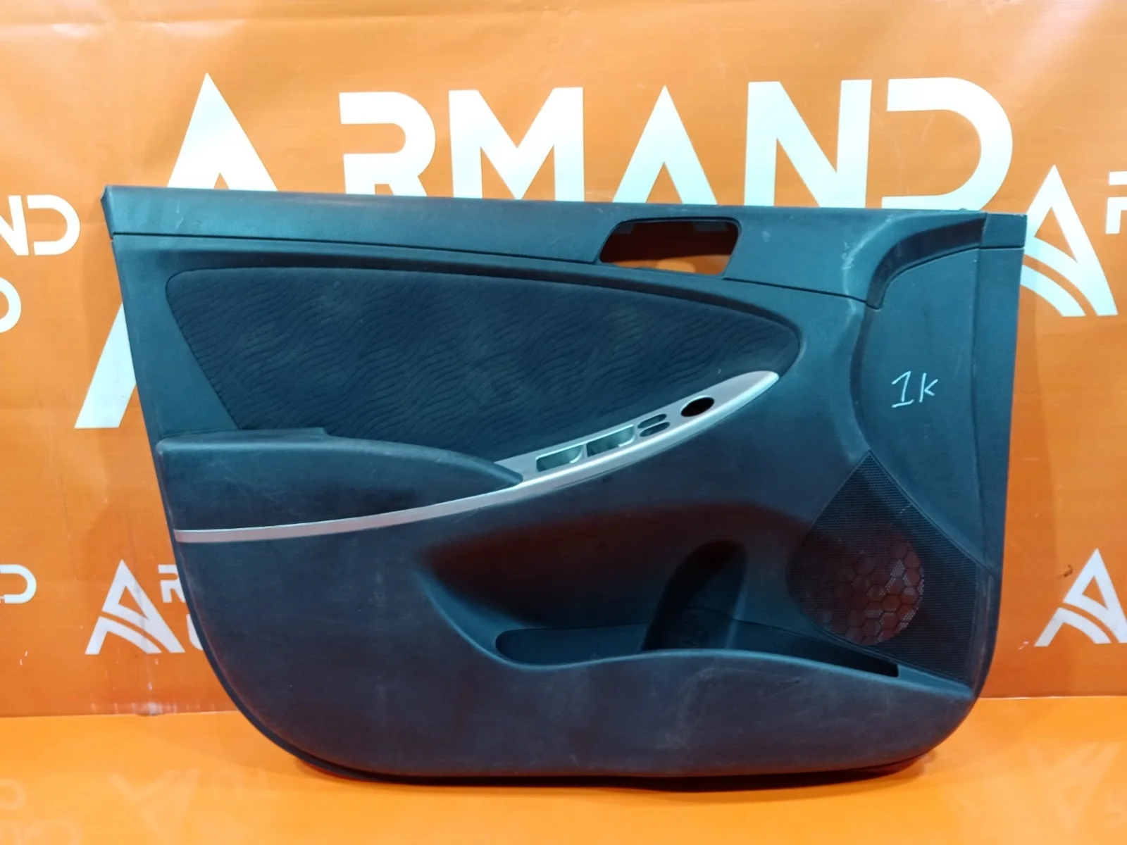 Обшивка двери Hyundai Solaris 2010-2017