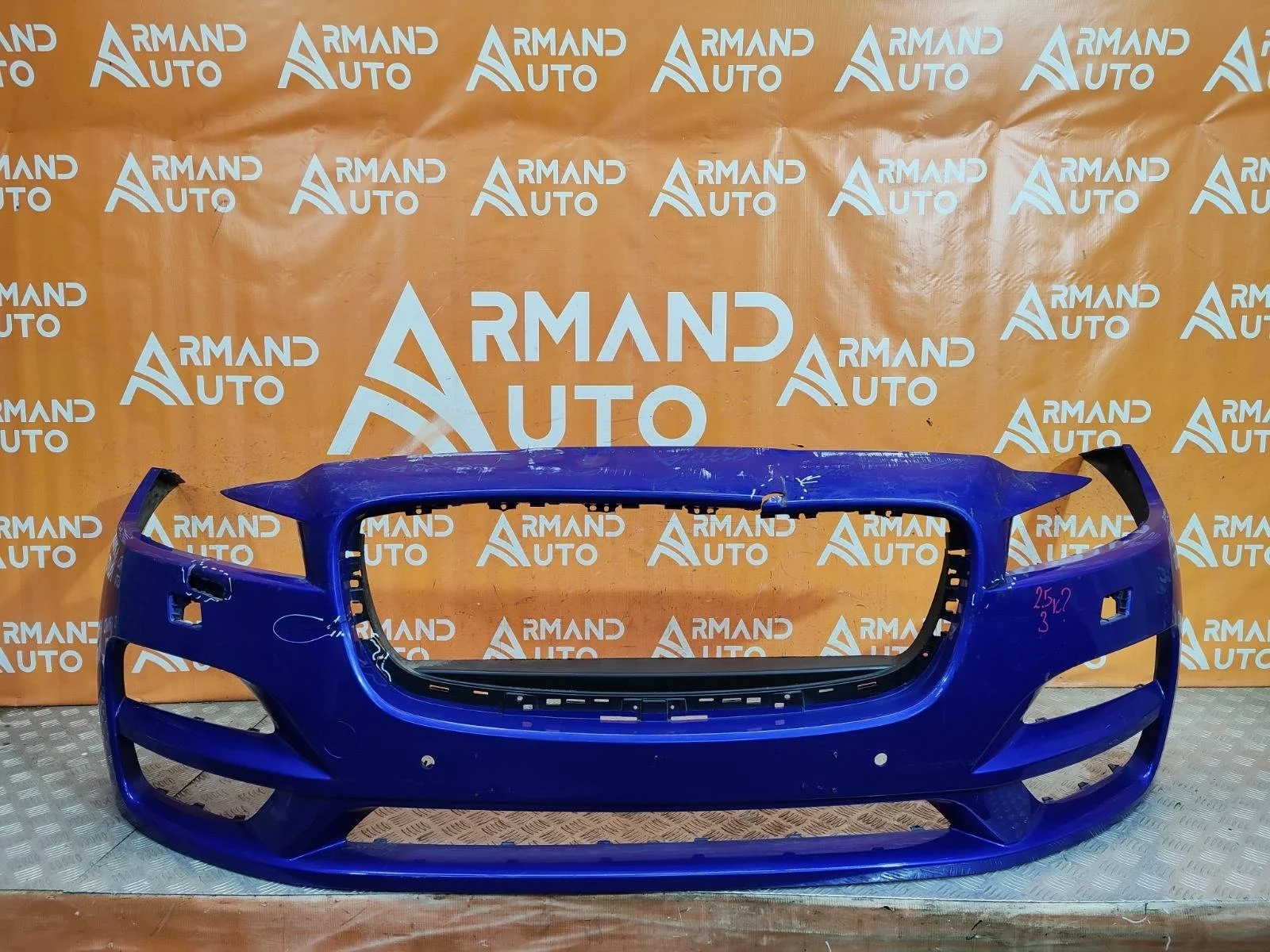 Бампер Jaguar F-PACE 2016-2020