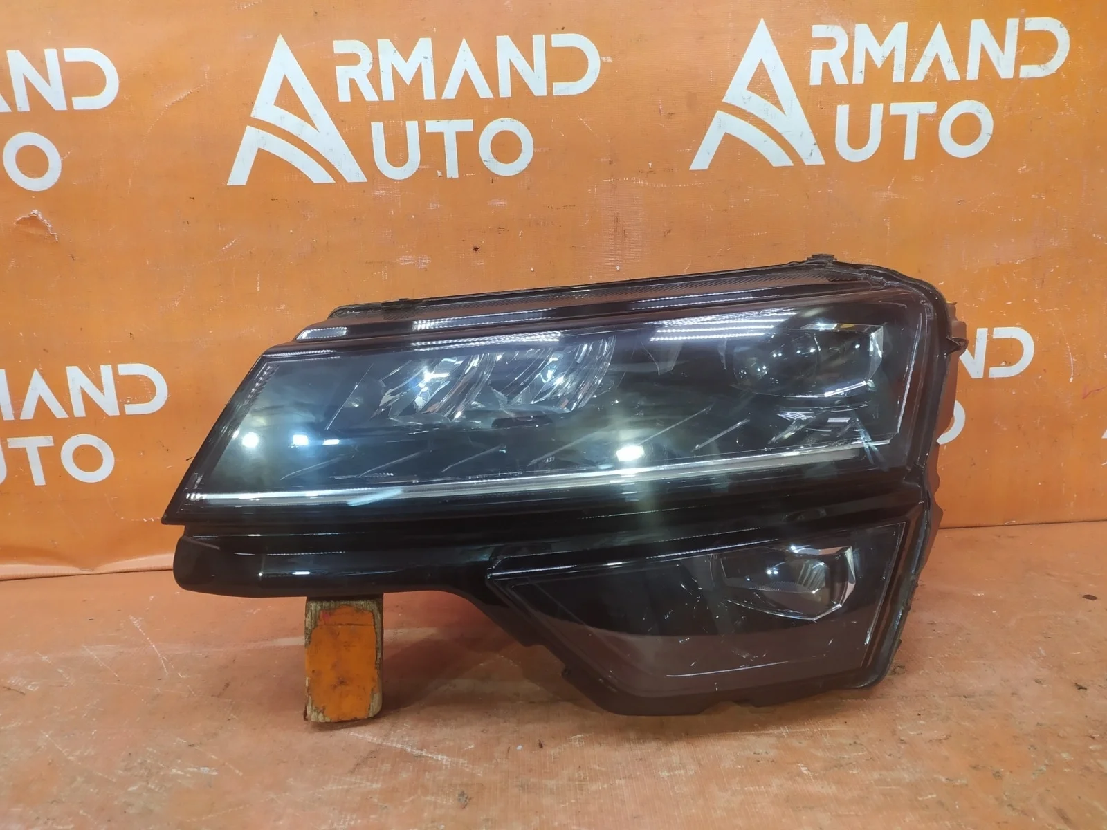 Фара Skoda Karoq 2017-нв