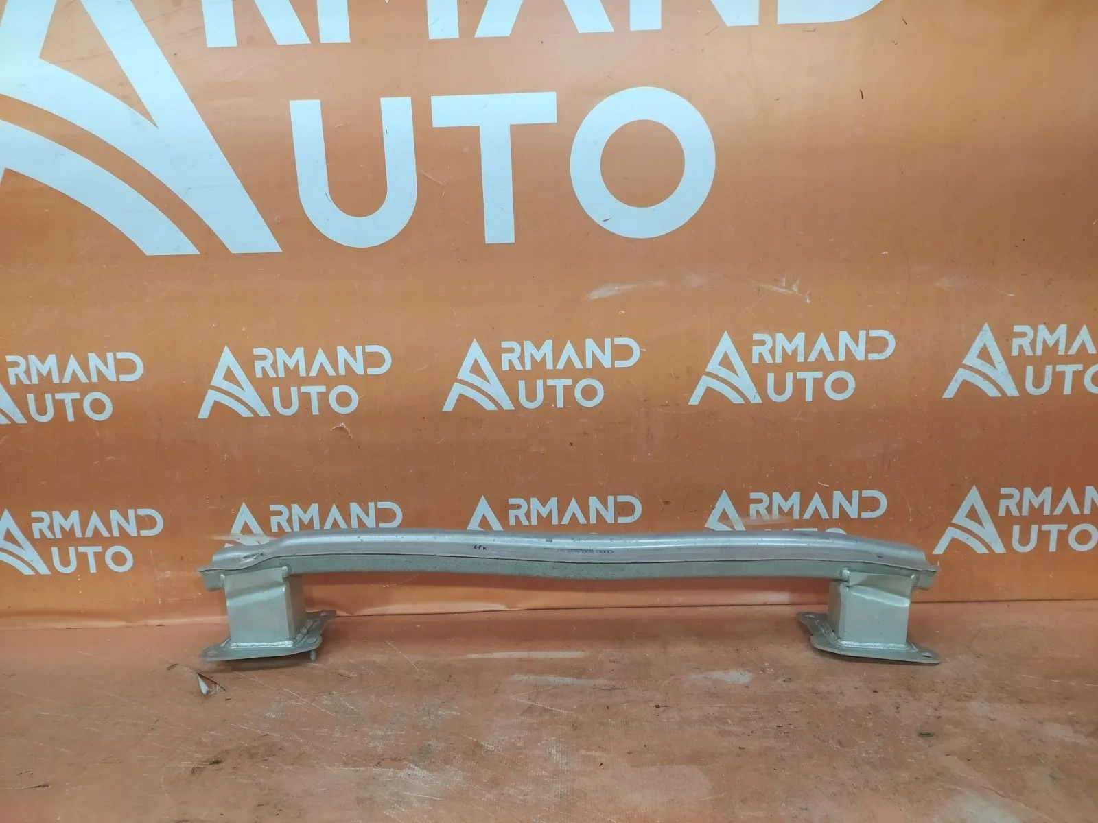 Усилитель бампера Audi A4 2015-нв B9